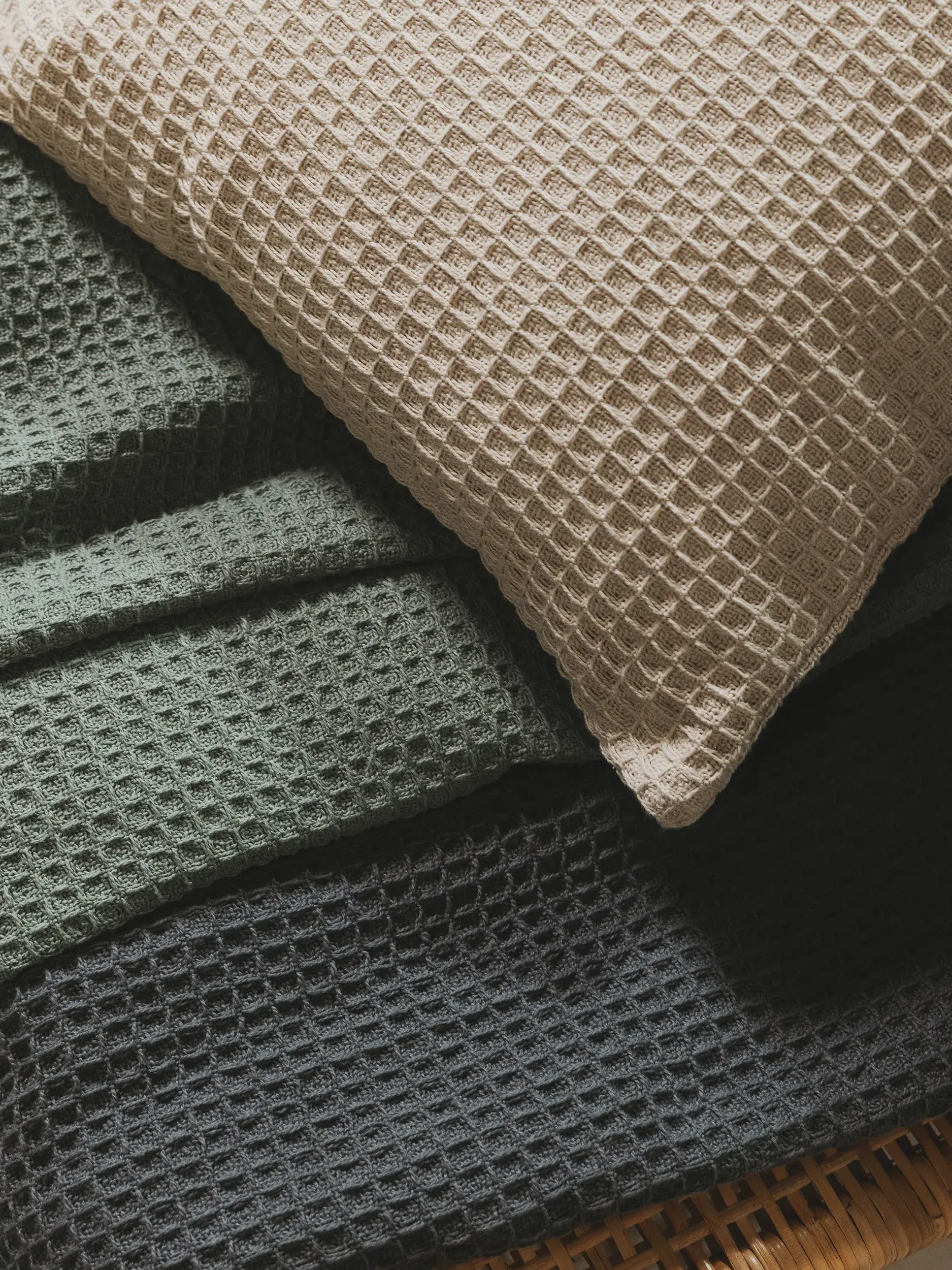 Baumwolldecke Amalia Dunkelgrau im Design  aus  von benuta Pure