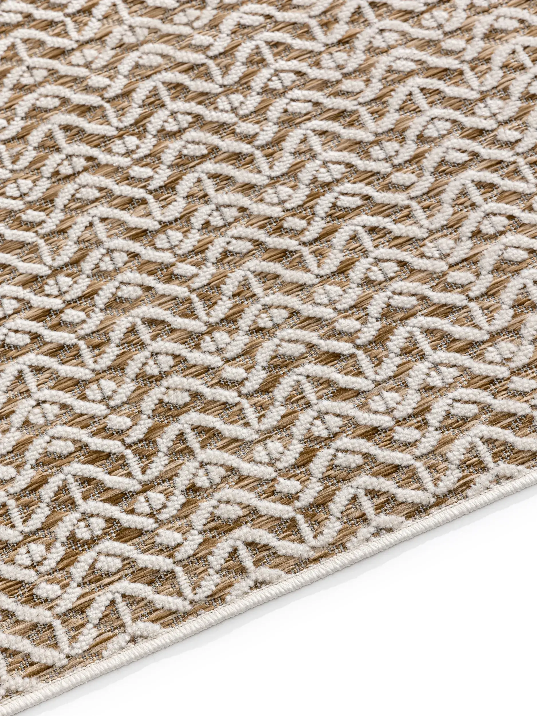 Rug made of 100% Polypropylen in White with a 100% Polypropylen high pile by benuta Basic