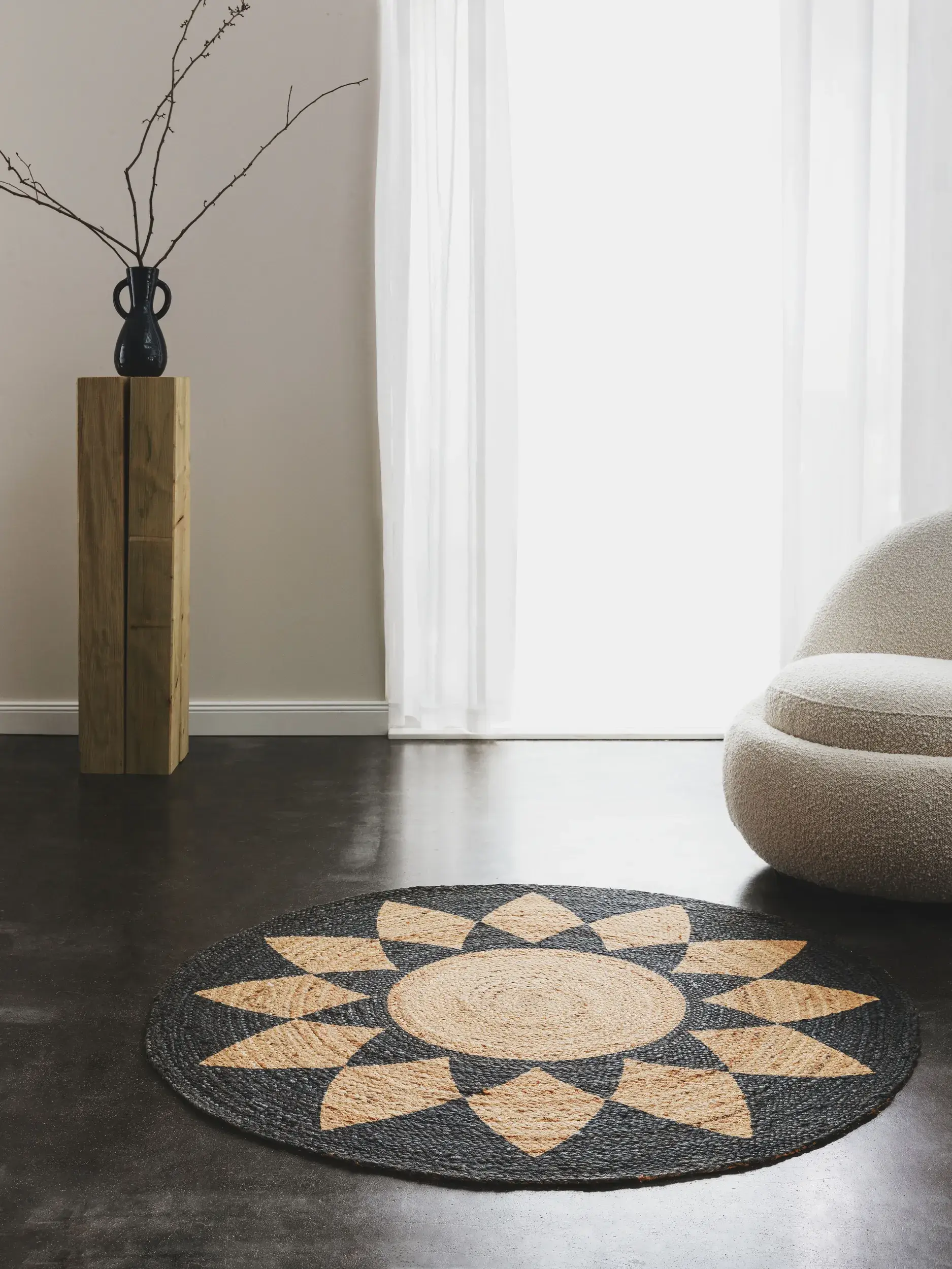 Alfombra de 100% Yute en Negro con un pelo de {{Placeholder_Pile Height}} de altura de benuta pure