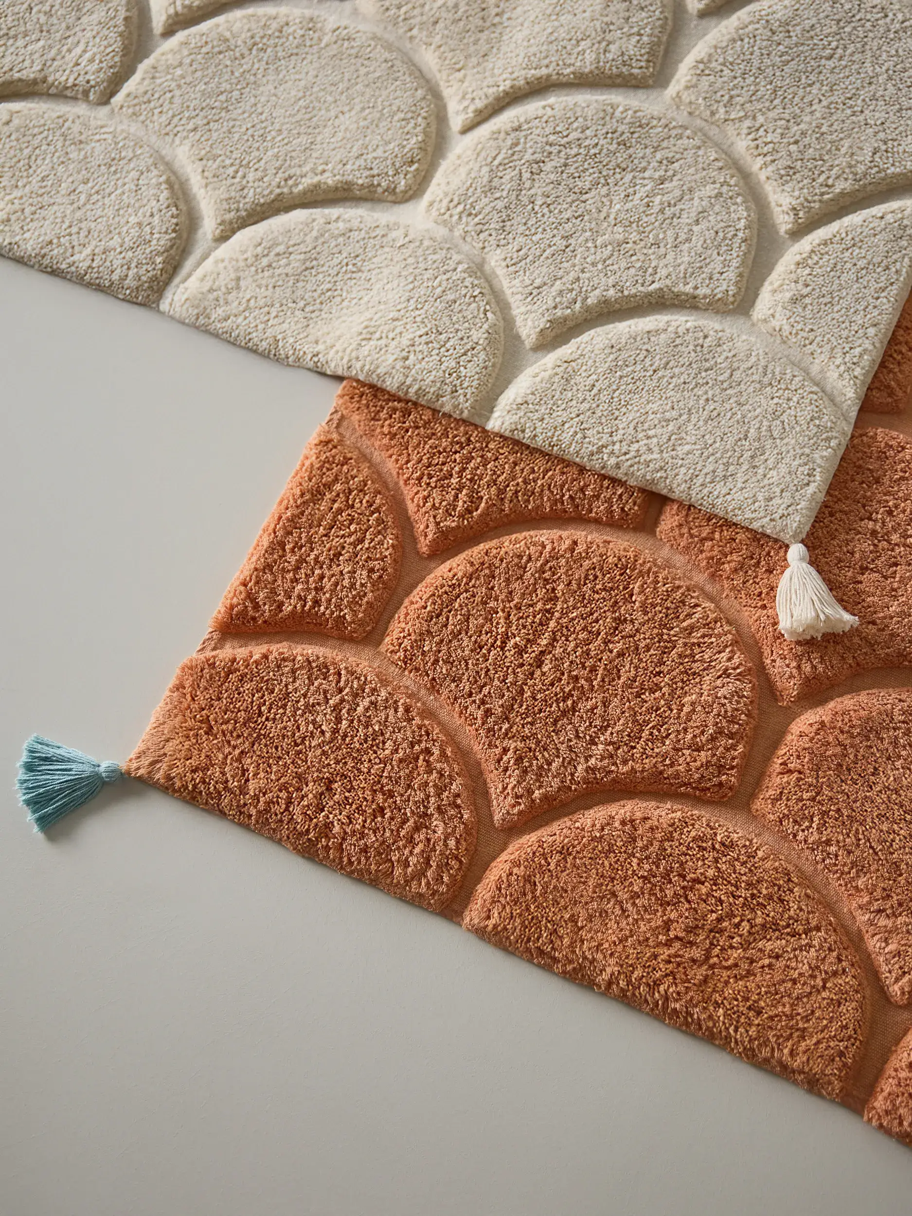 Rug made of 100% Cotton (recycled) in Beige with a 100% Cotton (recycled) high pile by Lytte