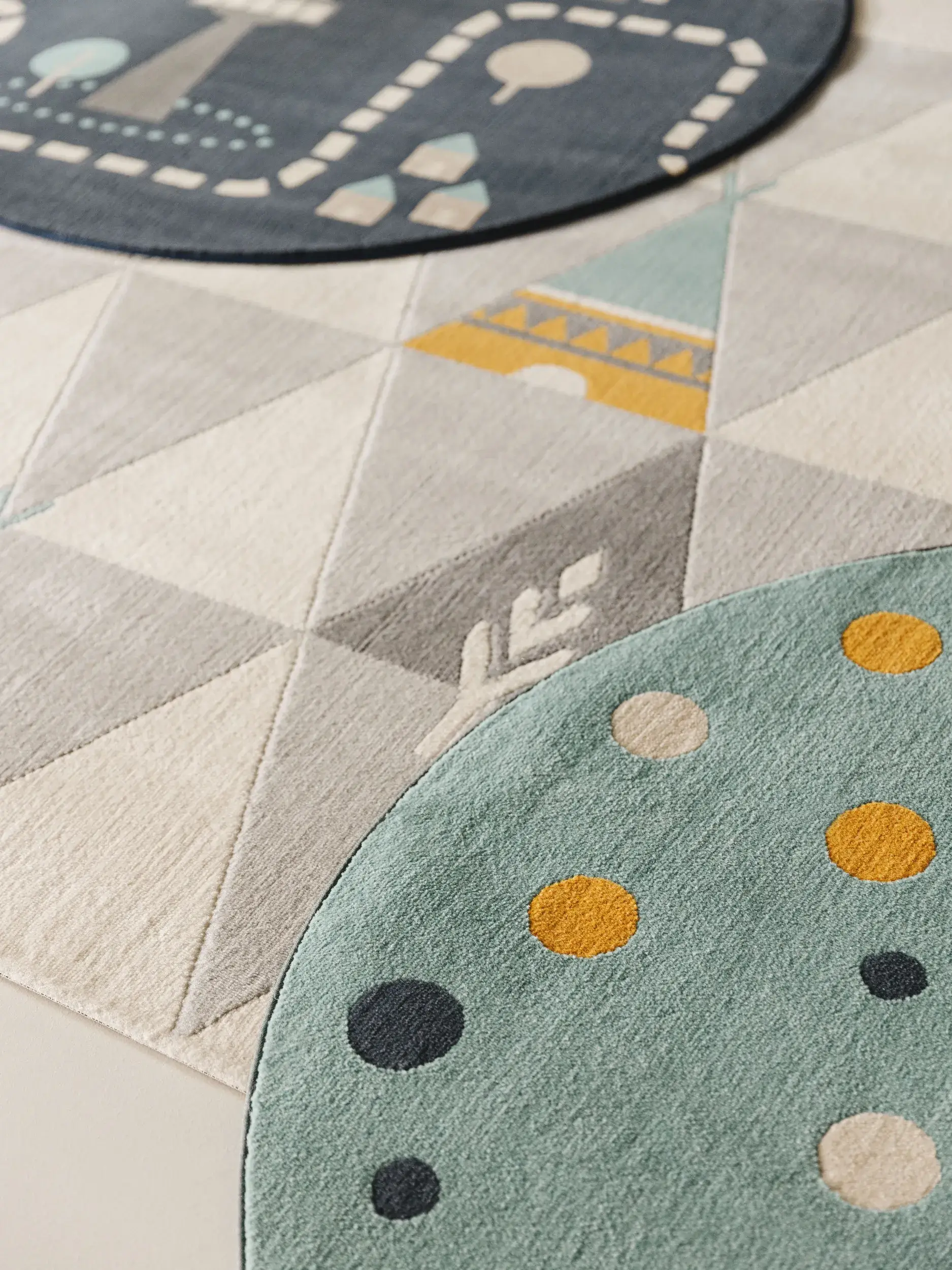 Alfombra de 100% Polipropileno en Multicolor con un pelo de {{Placeholder_Pile Height}} de altura de Lytte