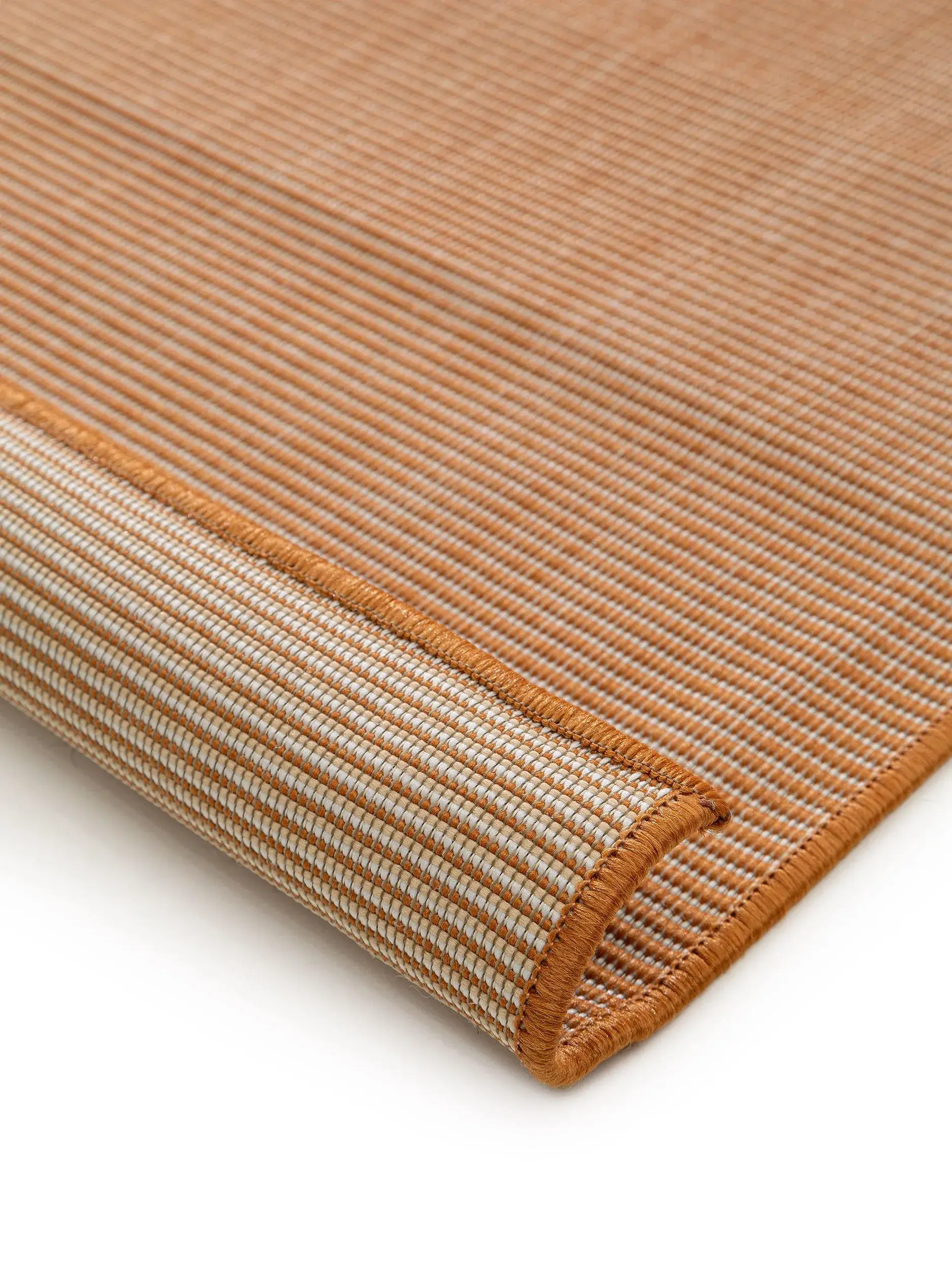 Teppich Nillo aus 100% Polyester (recyceltes PET) in Orange von benuta Pop