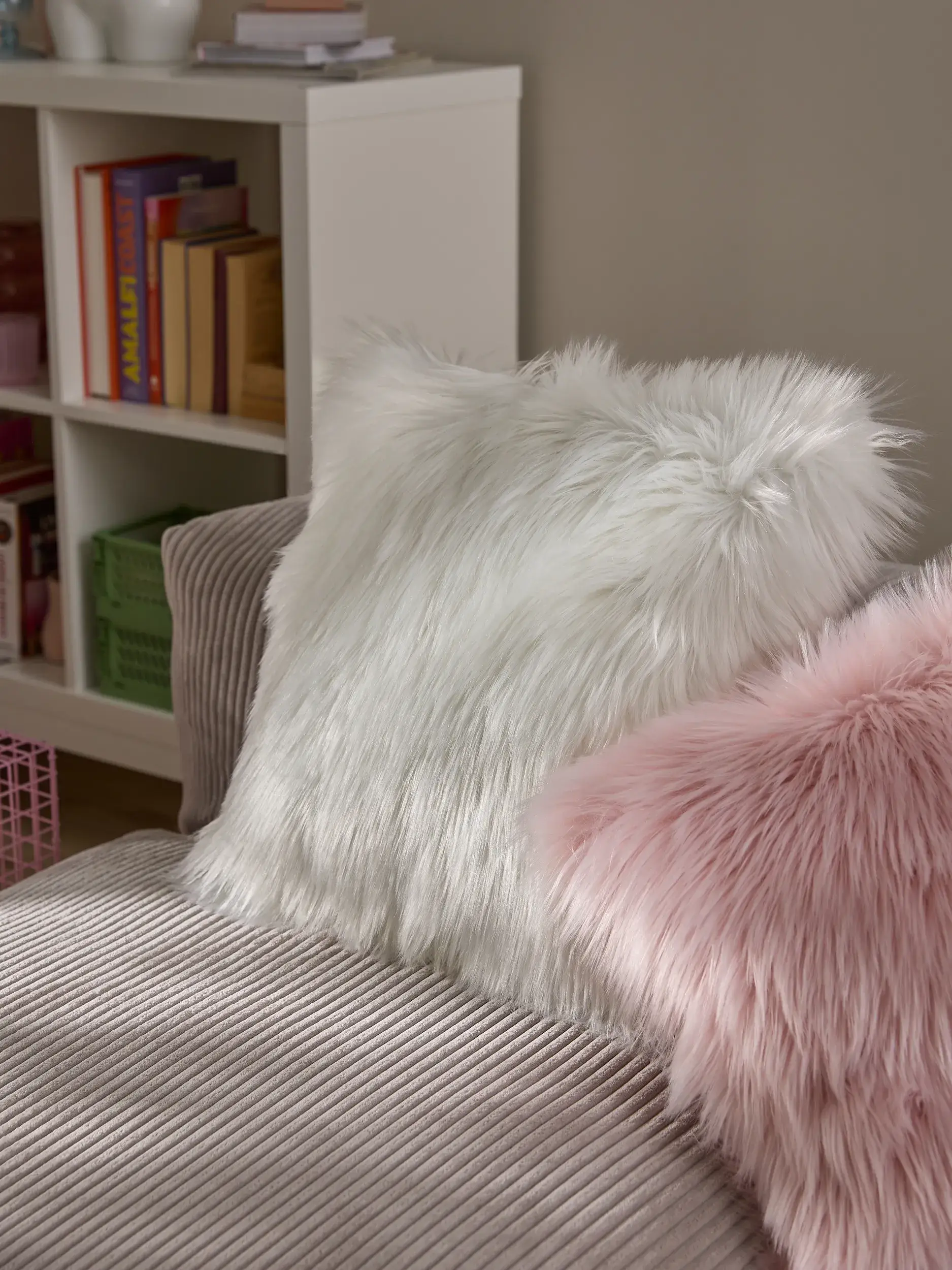 Kissen Nanuk Weiß i Einfarbig-design laget av 70 % polyakryl, 30 % polyester fra benuta Pop