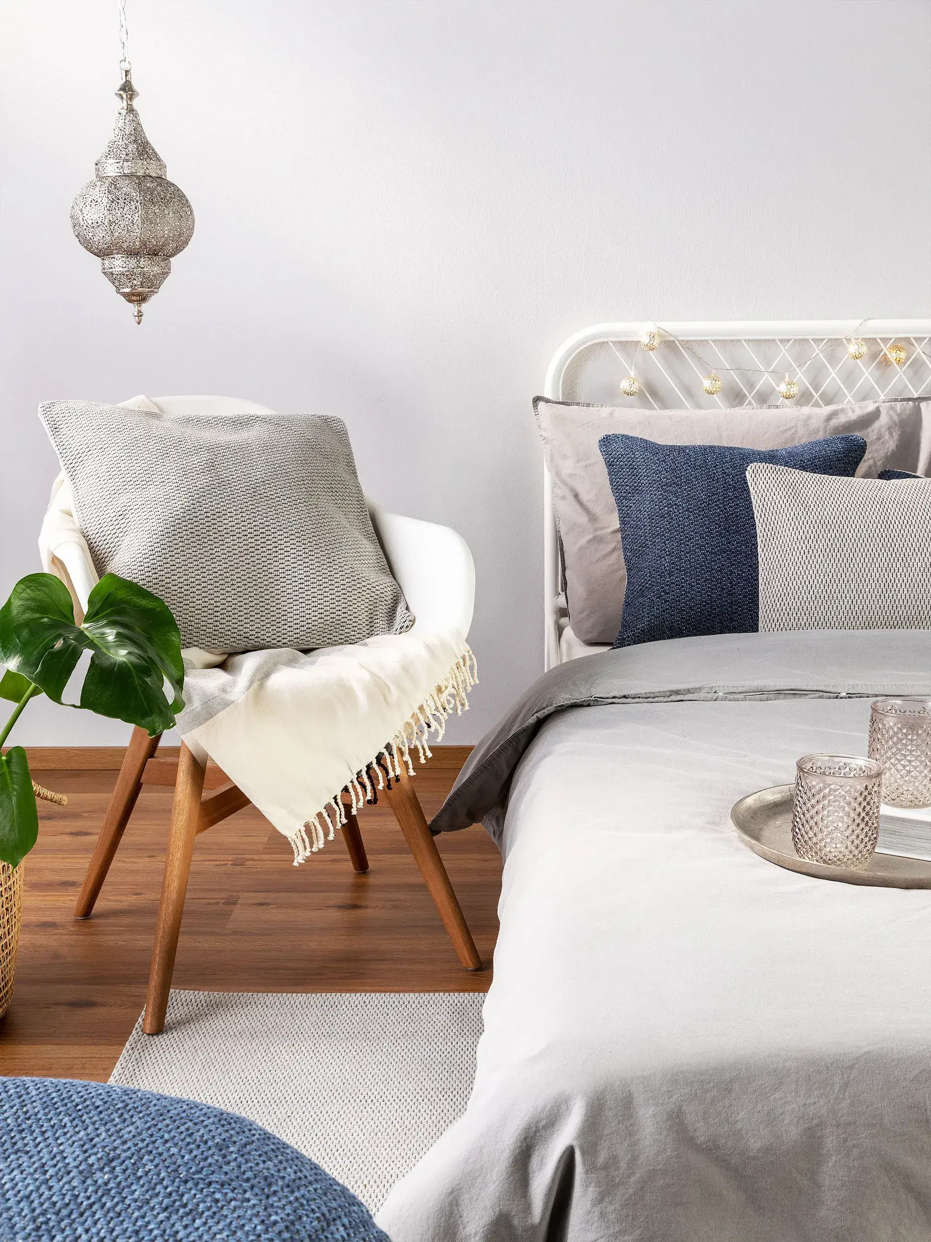 Housse de coussin Bora Gris clair en motif Uni en 100% Coton de benuta nest