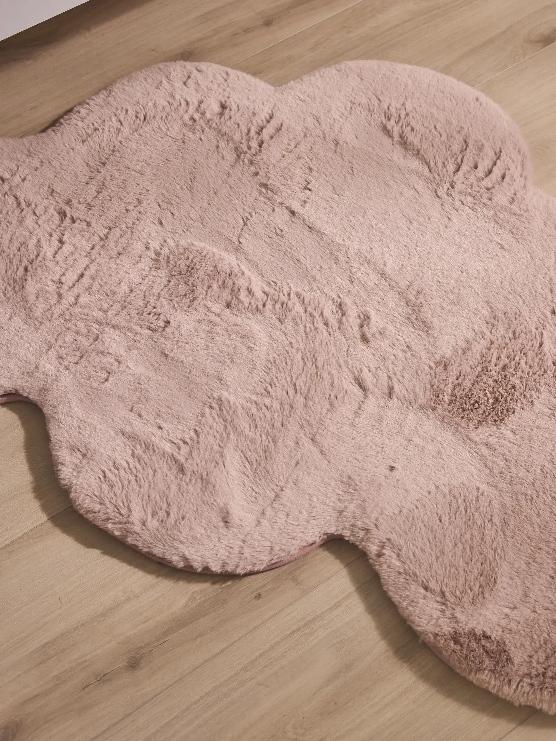 Teppich Dave aus 100% Polyester in Rosa von Lytte