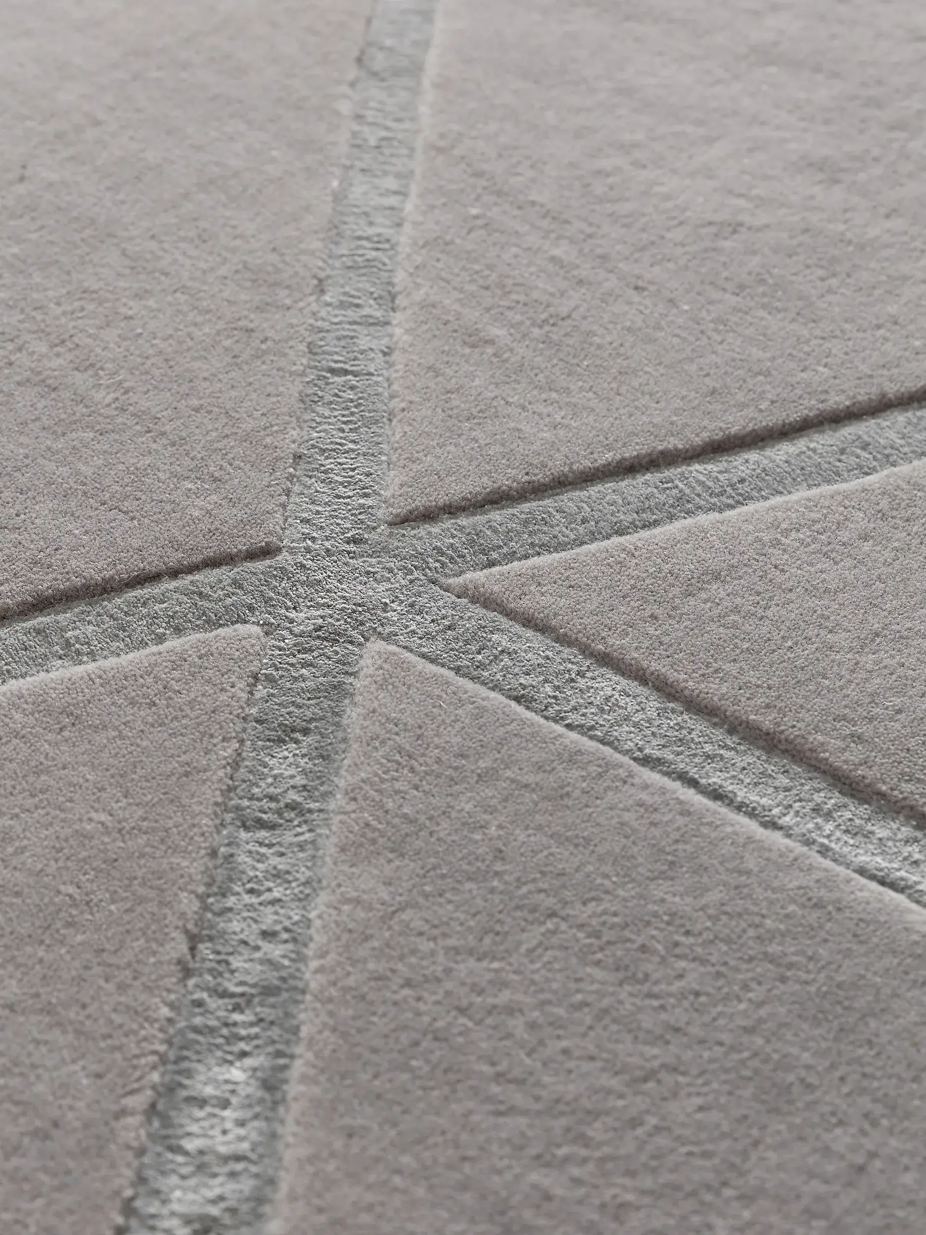 Tæppe af 80% Uld, 20% Lyocell (Tencel™) i Grå med 80% Uld, 20% Lyocell (Tencel™) høj luv fra benuta Finest
