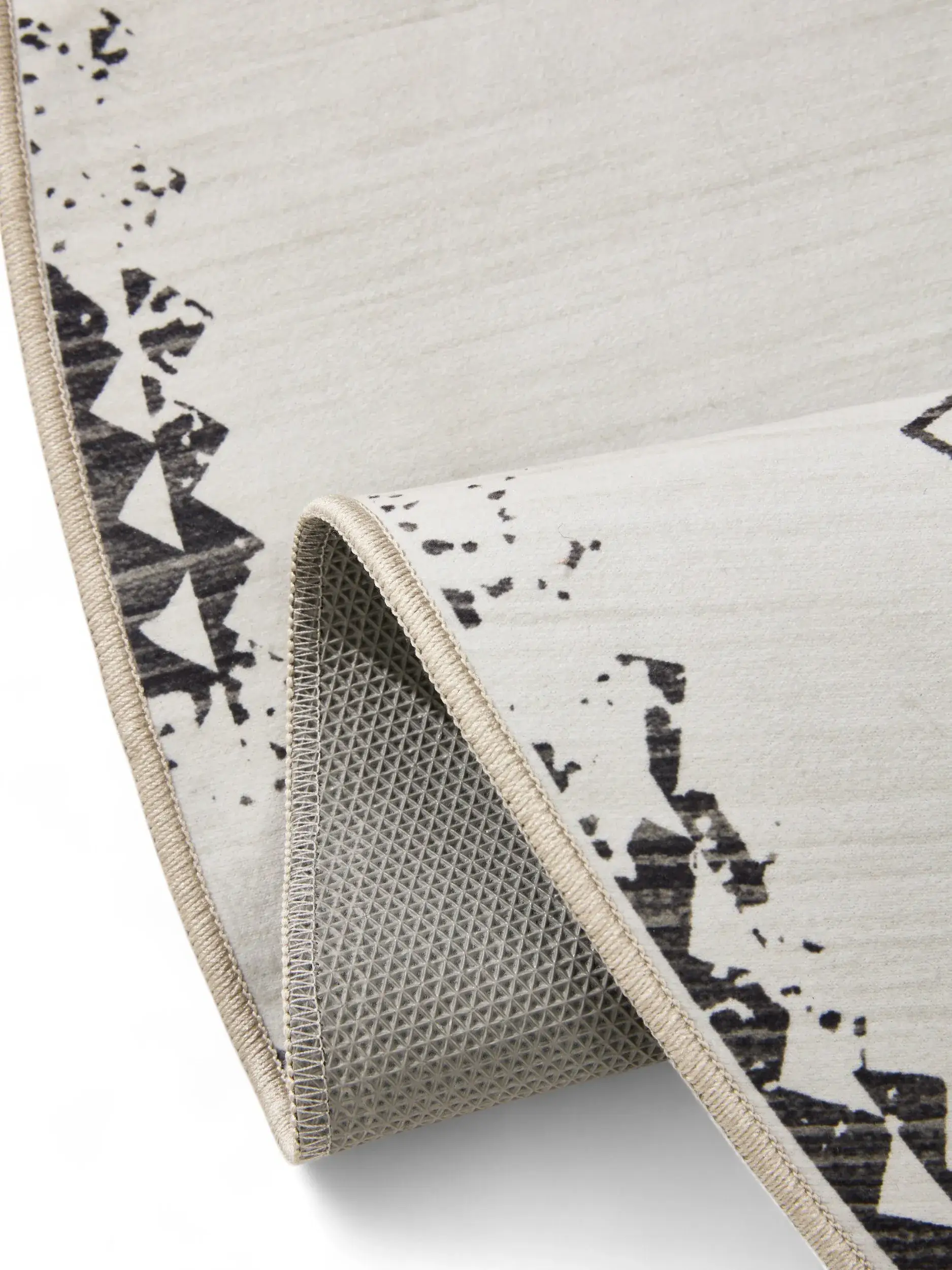 Rug made of 100% Polyester in Beige with a 100% Polyester high pile by benuta Basic