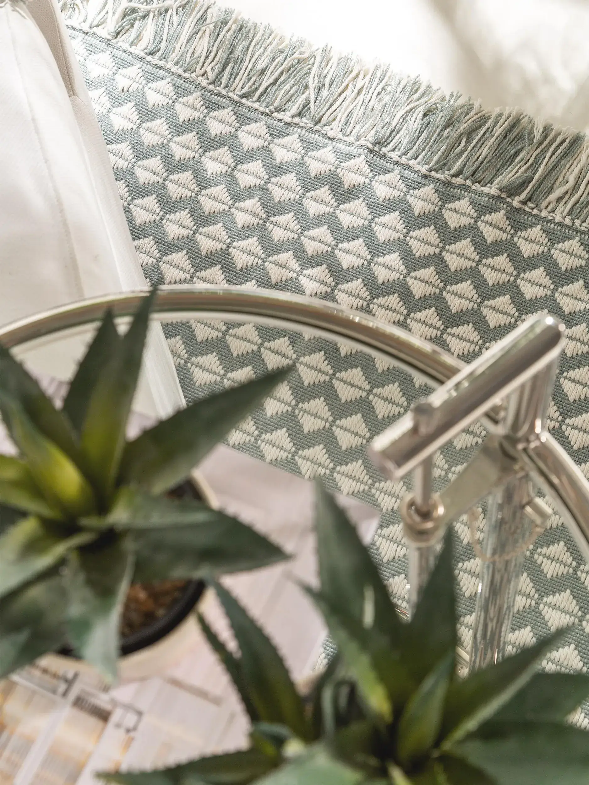 Tapijt van 100% Polyester (gerecycled PET) in Blauw met een 100% Polyester (gerecycled PET) hoge pool van benuta pure