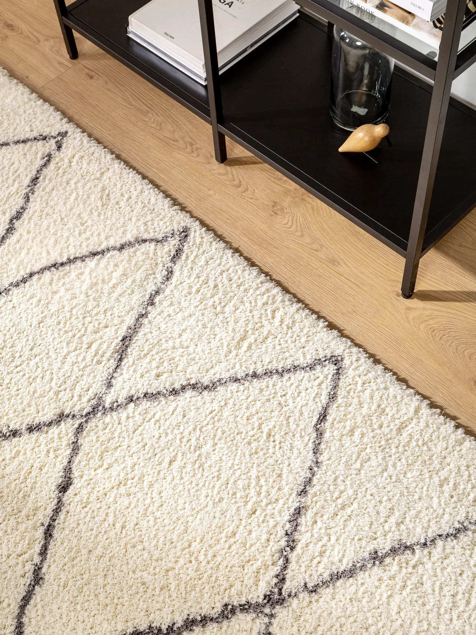 Rug made of 100% Polyester (Microfiber) in Beige with a 100% Polyester (Microfiber) high pile by benuta Nest