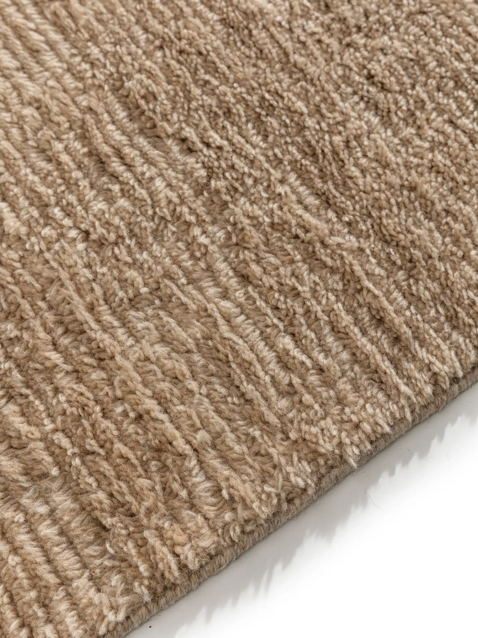 Teppich aus 90% Wolle, 10% Baumwolle in Beige mit 90% Wolle, 10% Baumwolle hohem Flor von benuta Finest