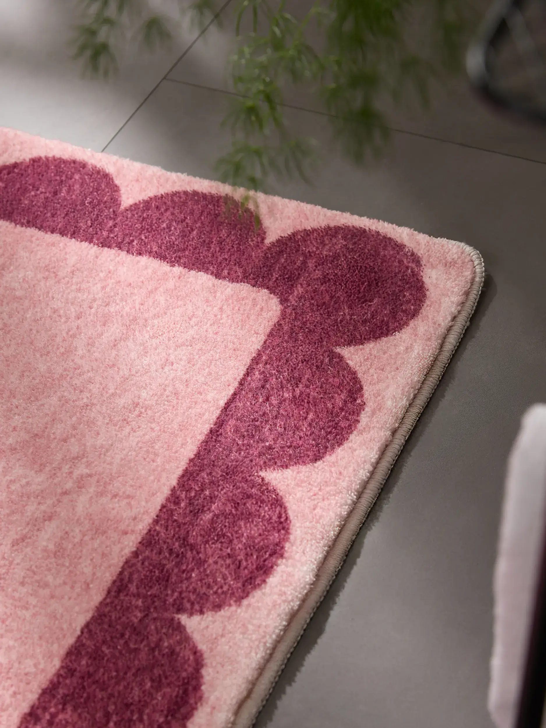 Tappeto da bagno Frame Fucsia in Bordo-ontwerp van 100% Poliestere door benuta POP