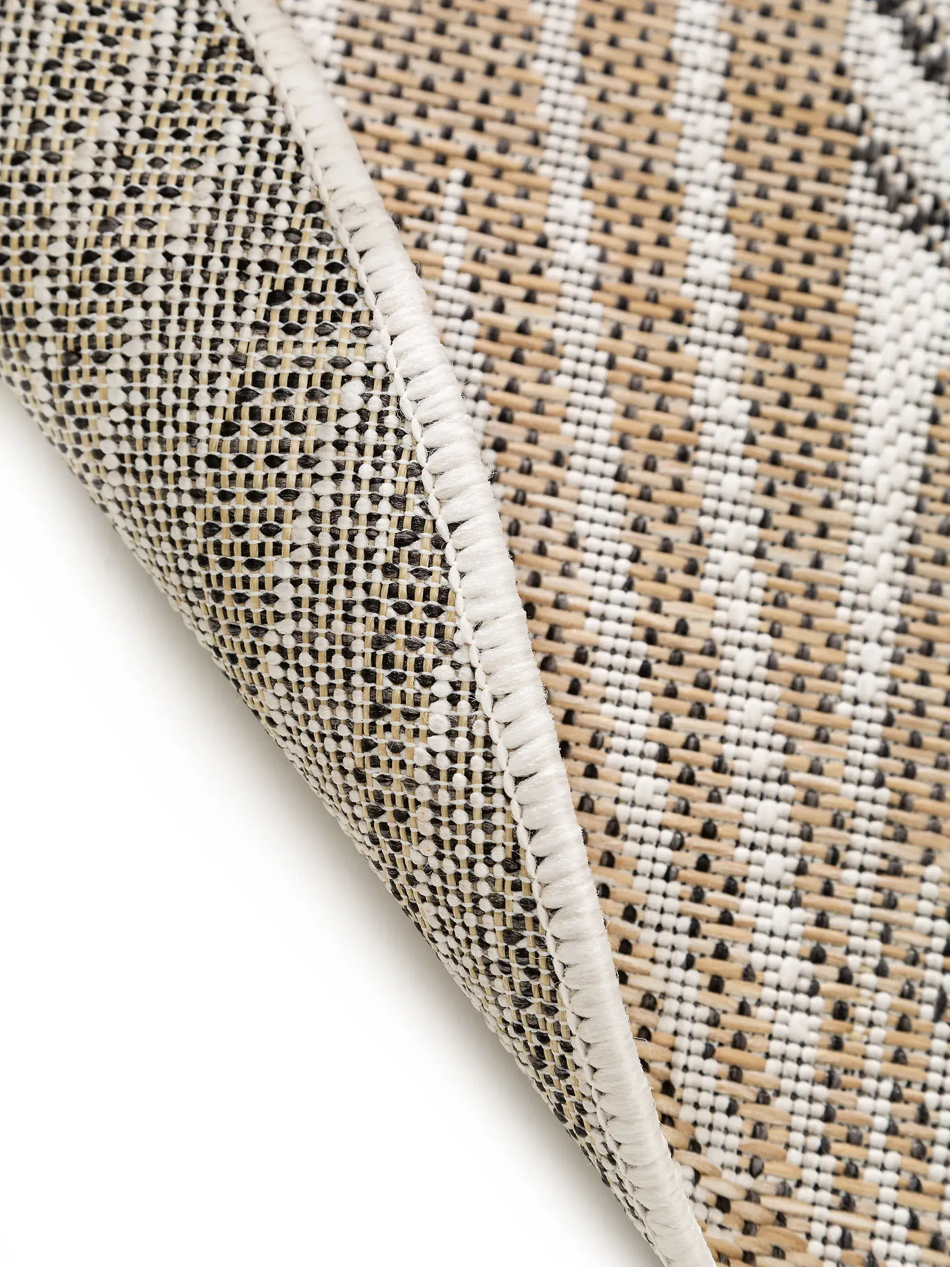 Teppich aus 100% Polypropylen in Schwarz mit 100% Polypropylen hohem Flor von benuta Nest