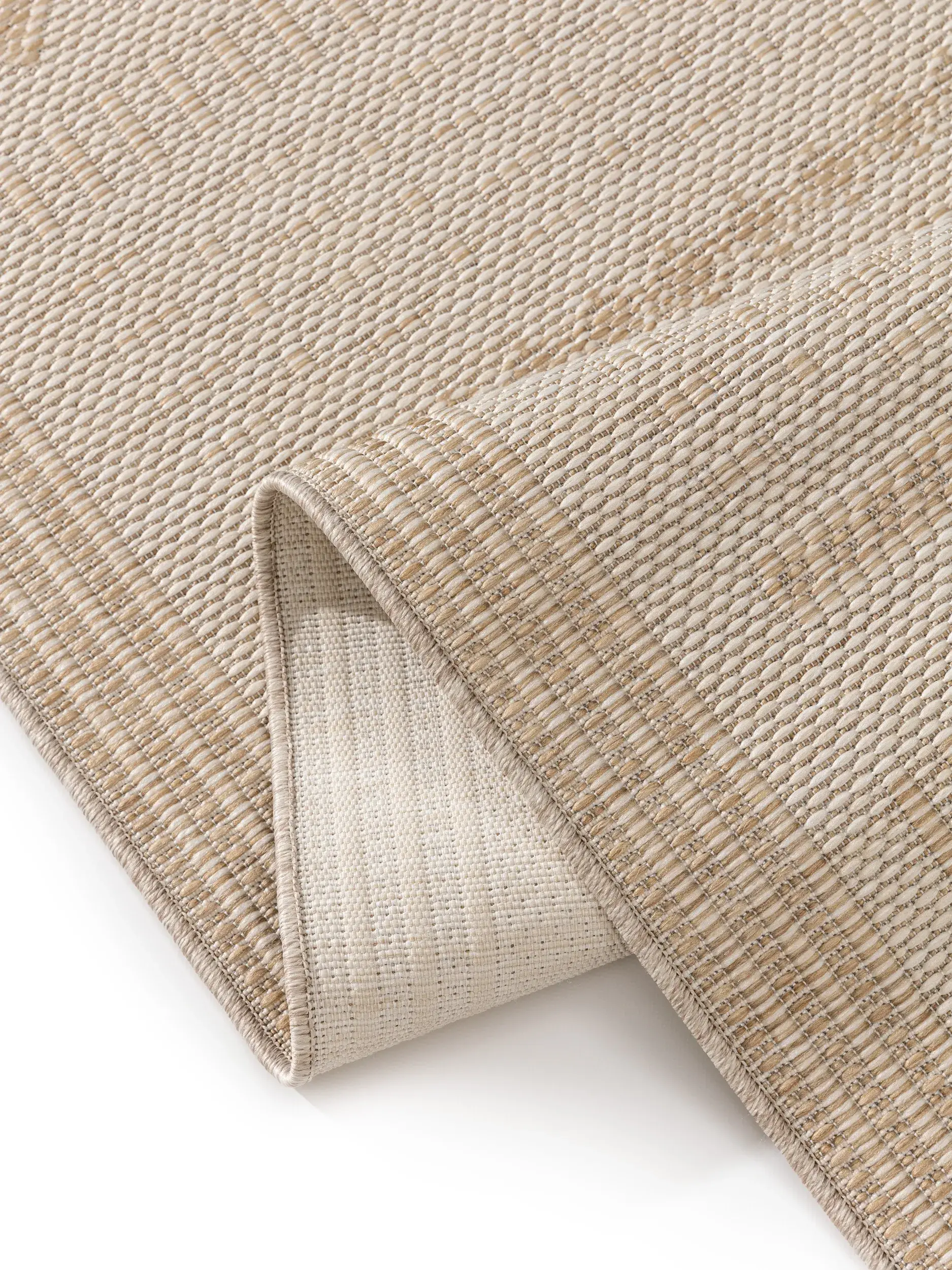 Rug made of 100% Polypropylen in White with a 100% Polypropylen high pile by benuta Nest