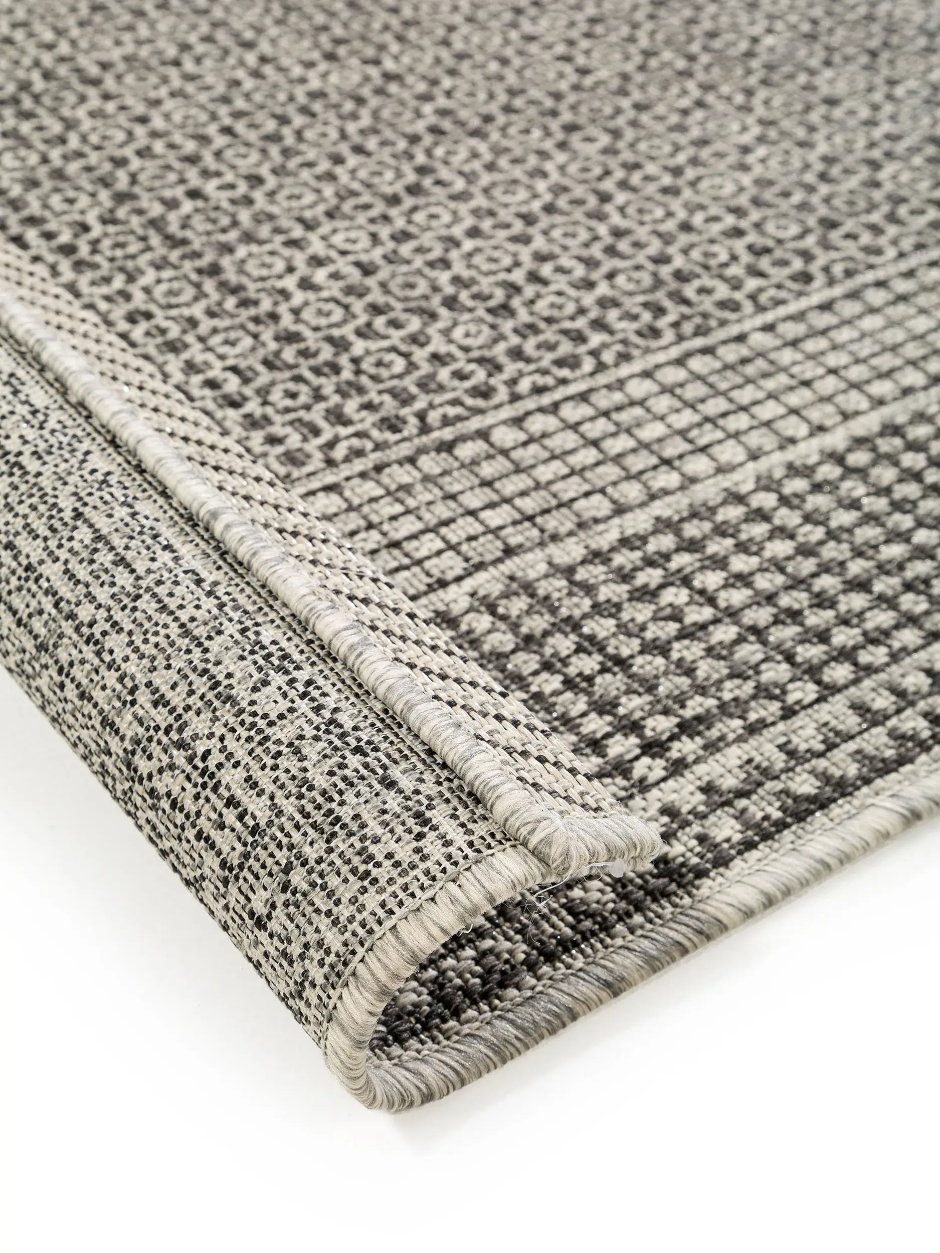 Rug made of 100% Polypropylen in Grau with a 100% Polypropylen high pile by benuta Nest