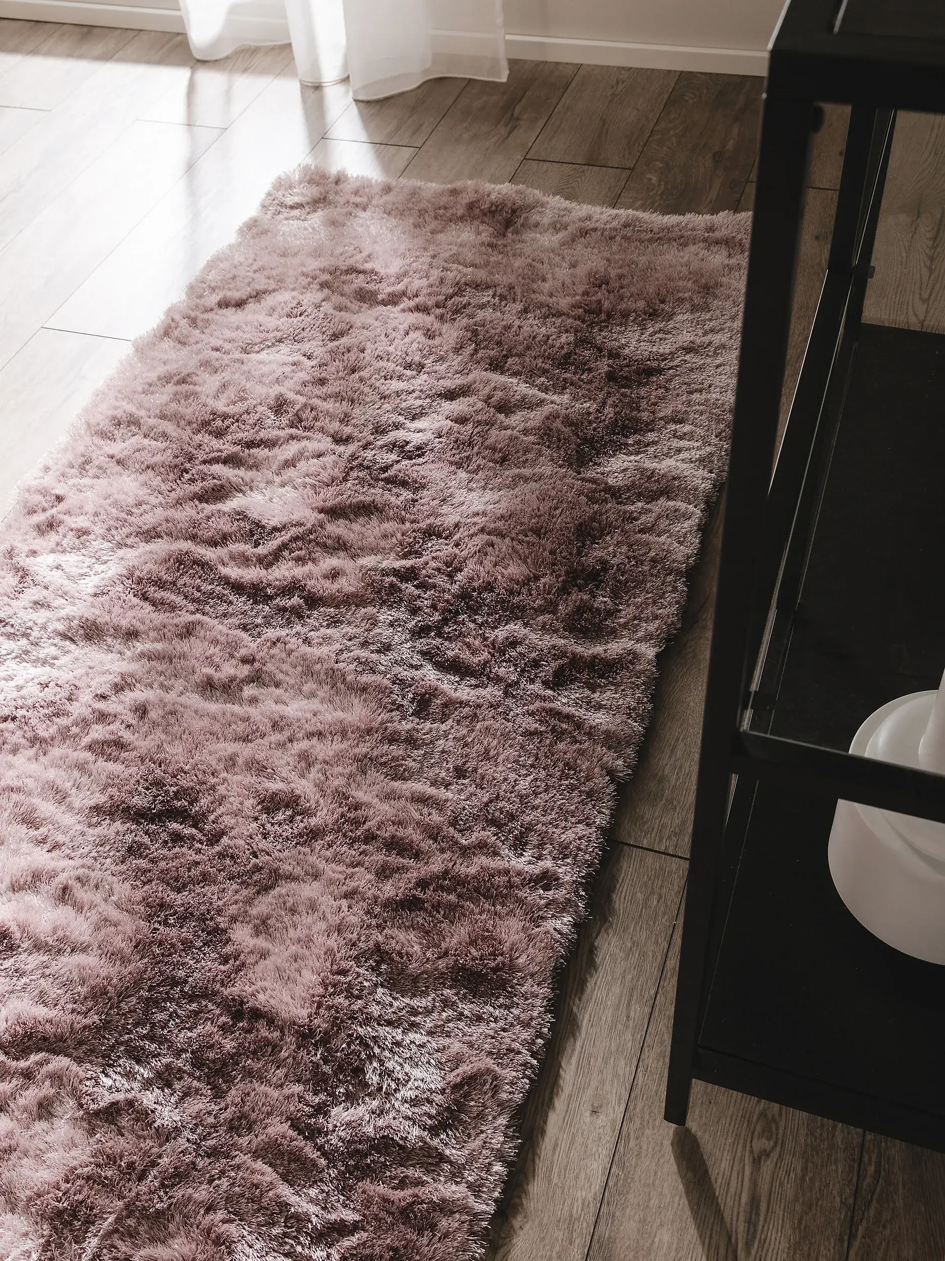 Tappeto di 100% Poliestere in Rosa con pelo alto 100% Poliestere da benuta nest