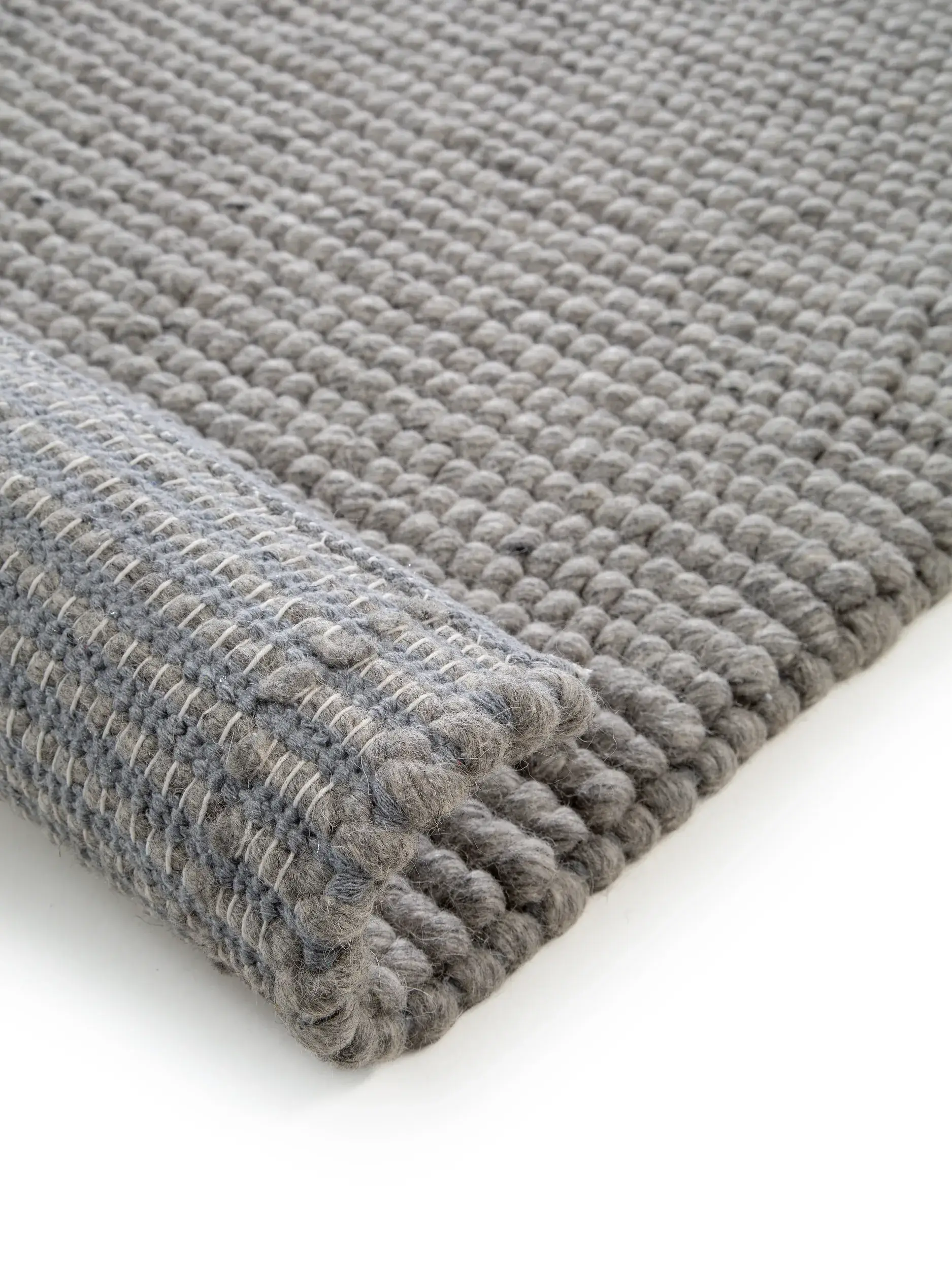 Teppich aus 70% Wolle, 30% Polyester in Grau mit 70% Wolle, 30% Polyester hohem Flor von benuta Pure