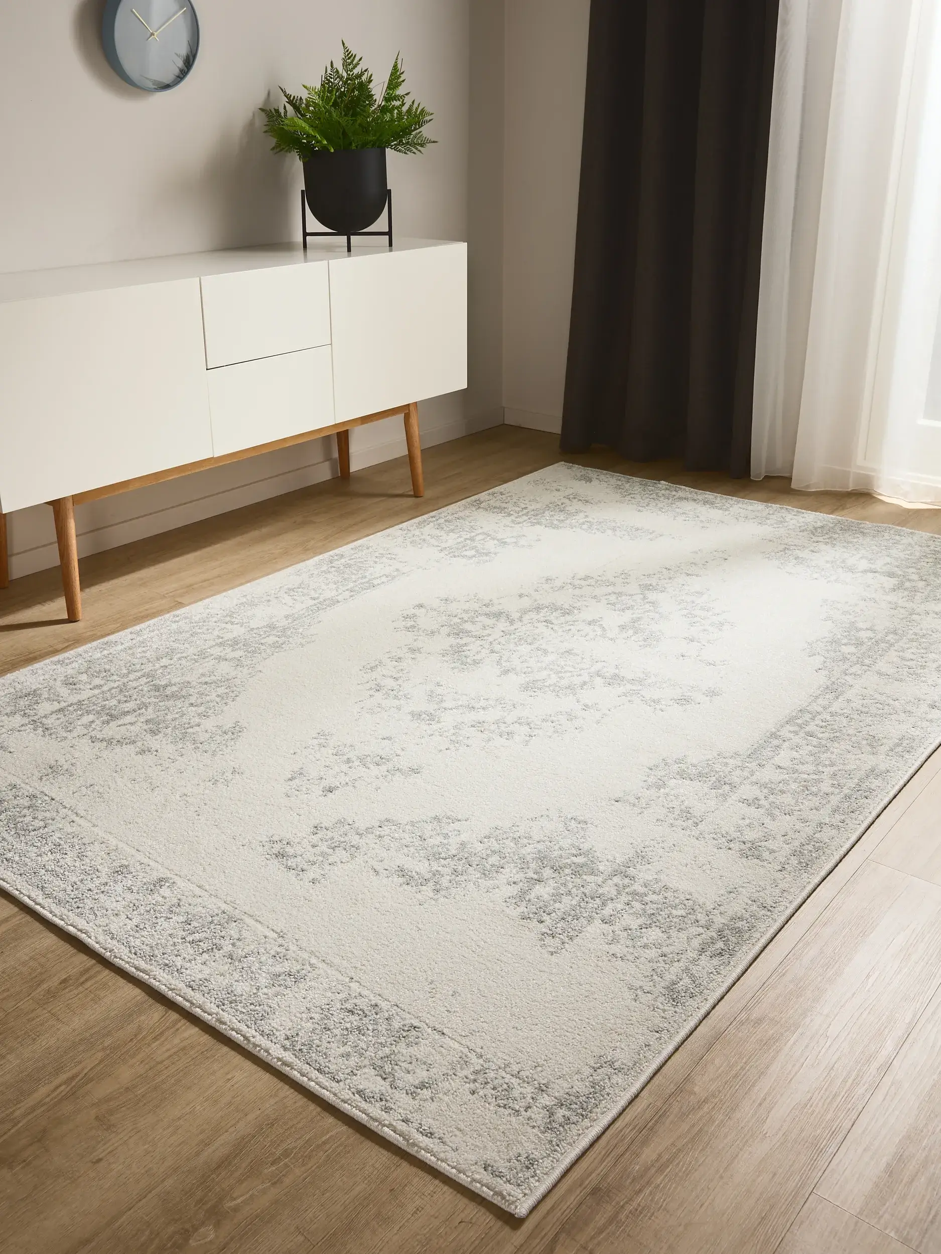 Teppich aus 100% Polypropylen in Beige mit 100% Polypropylen hohem Flor von benuta Basic