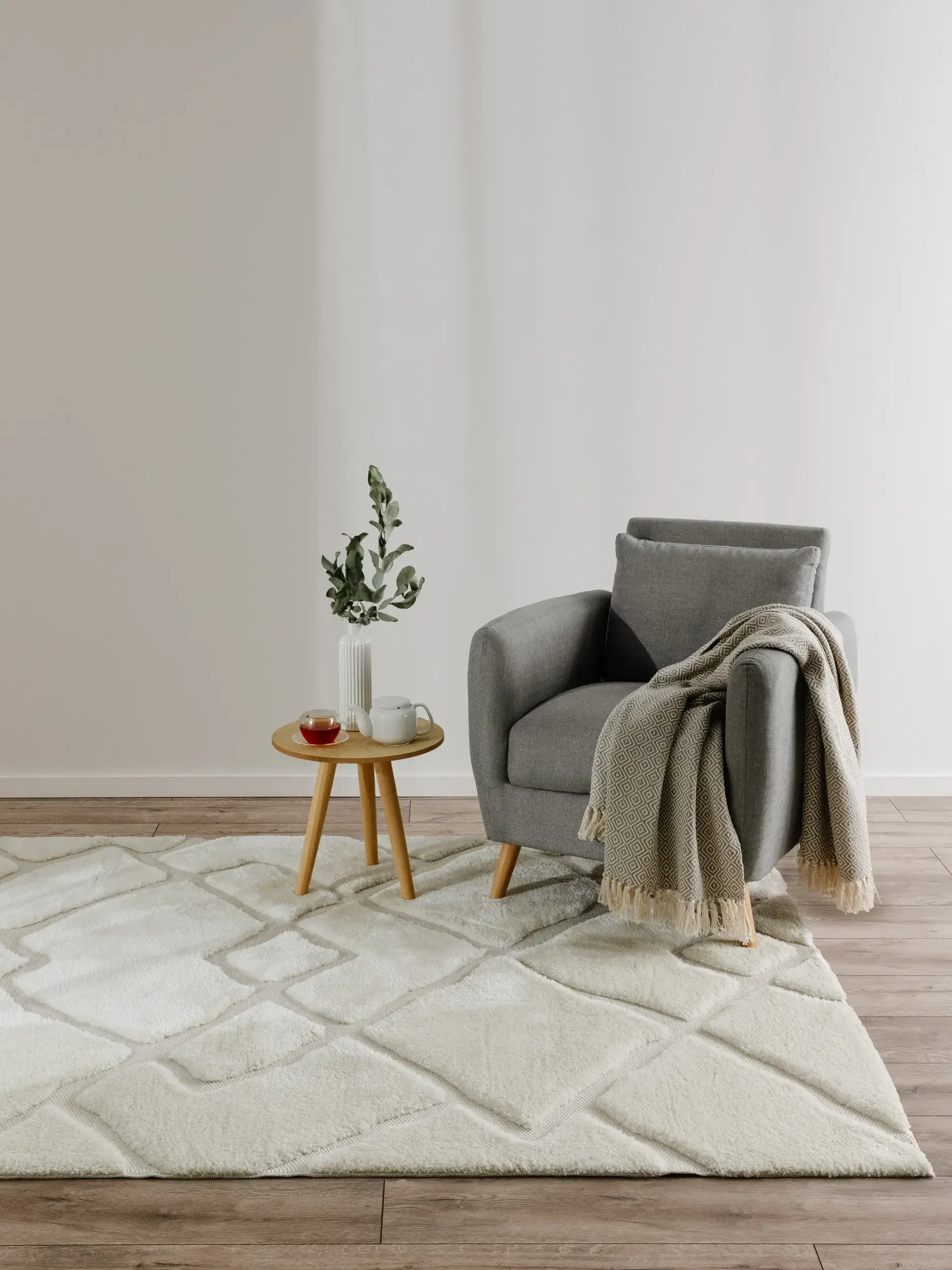 Teppich aus 63% Polyester, 37% Polypropylen in Weiß mit 63% Polyester, 37% Polypropylen hohem Flor von benuta Basic