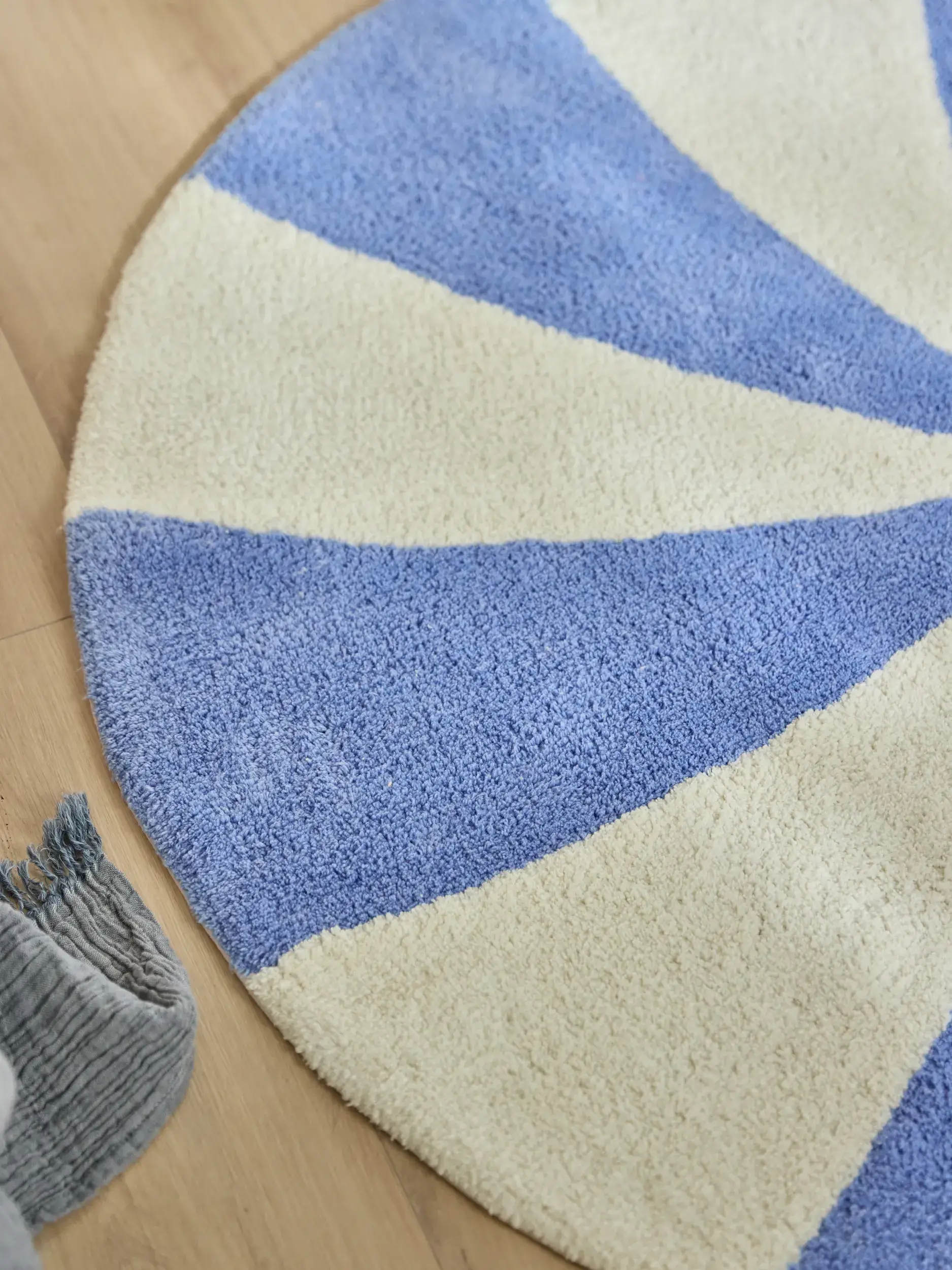 Teppich Cecilia aus 100% Recycelte Baumwolle in Blau von Lytte