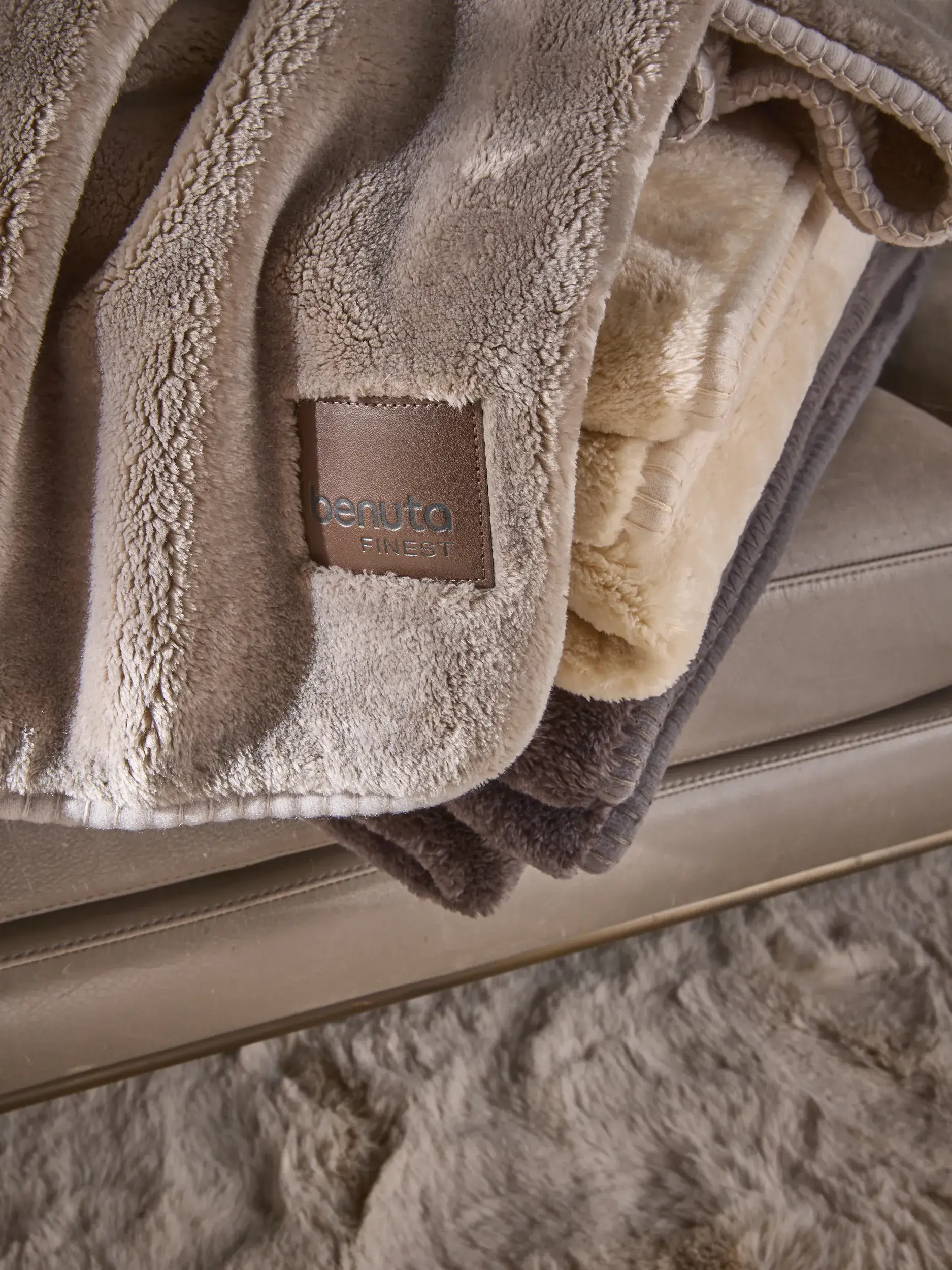 Couverture Lux Taupe de benuta