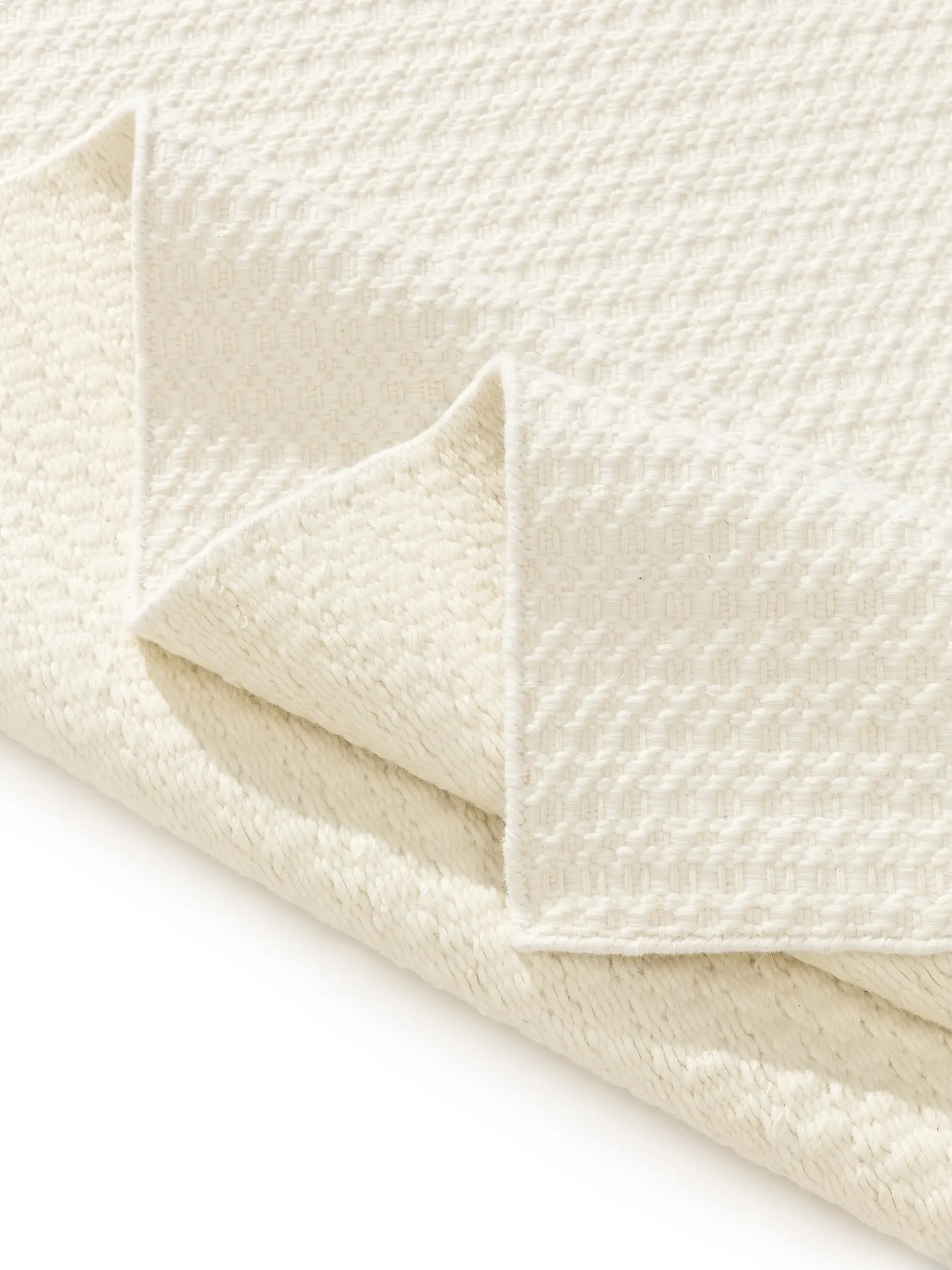 Teppich aus 100% Wolle (aus Neuseeland) in Beige mit 100% Wolle (aus Neuseeland) hohem Flor von benuta Finest