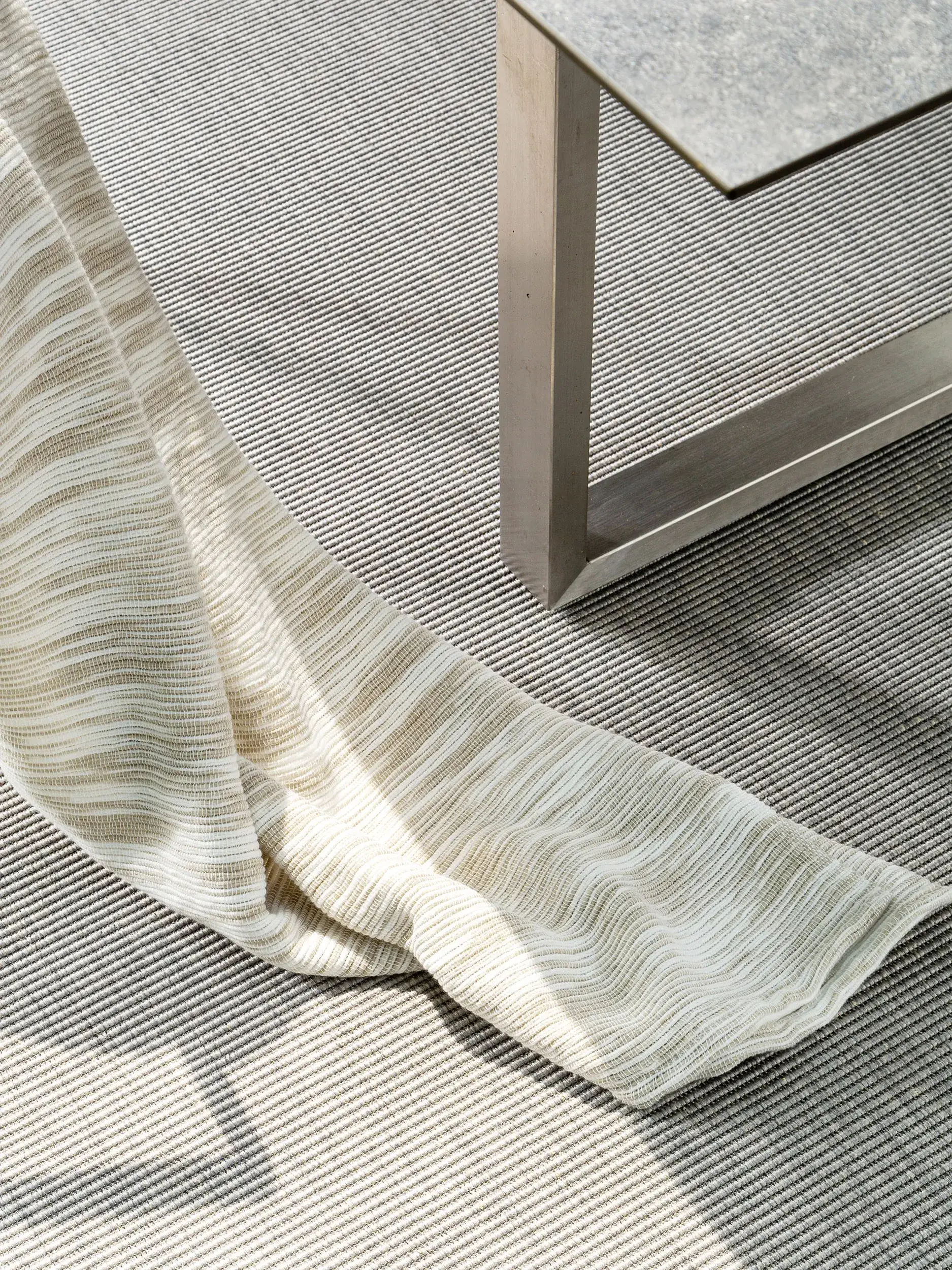 Rug made of 100% Polypropylen in Grau with a 100% Polypropylen high pile by benuta Nest