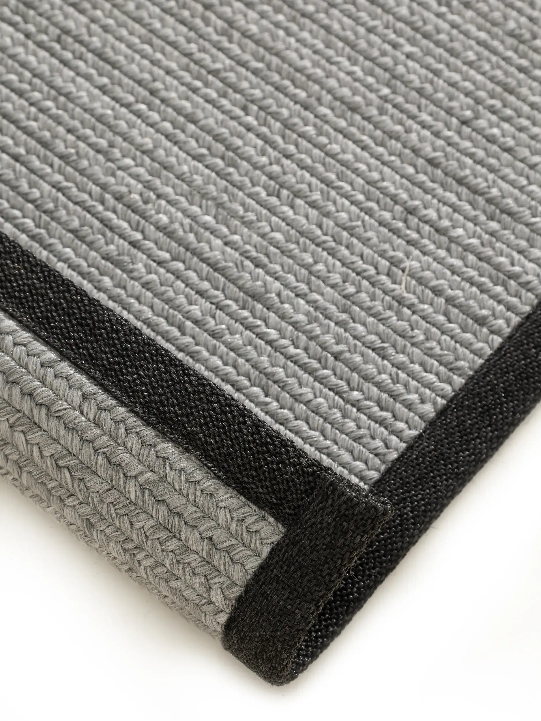 Matta av 80% Polypropen, 20% Polyester i Grå med 80% Polypropen, 20% Polyester hög lugg från benuta nest
