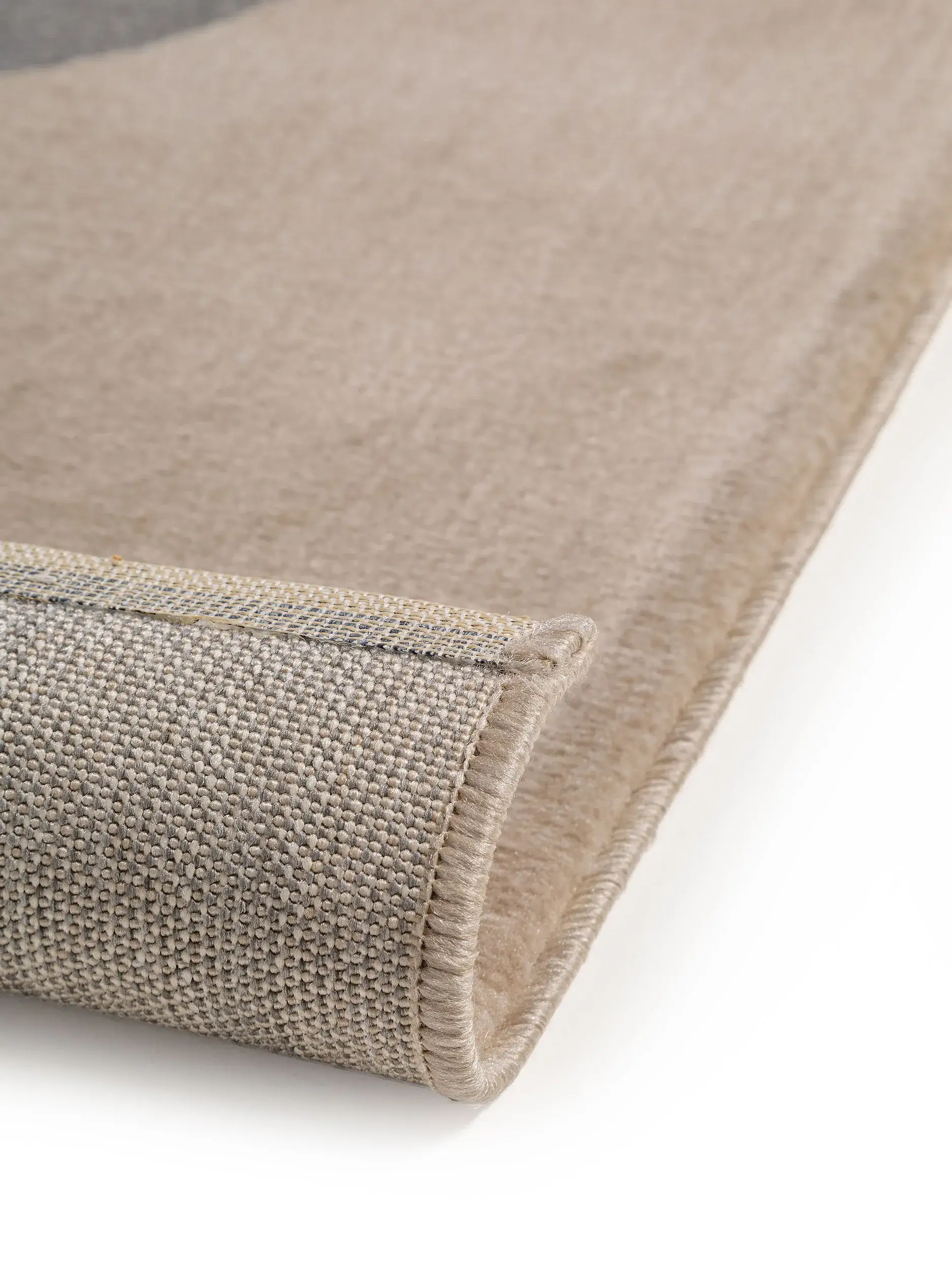 Tappeto di 100% Polipropilene in Beige con pelo alto 100% Polipropilene da Lytte