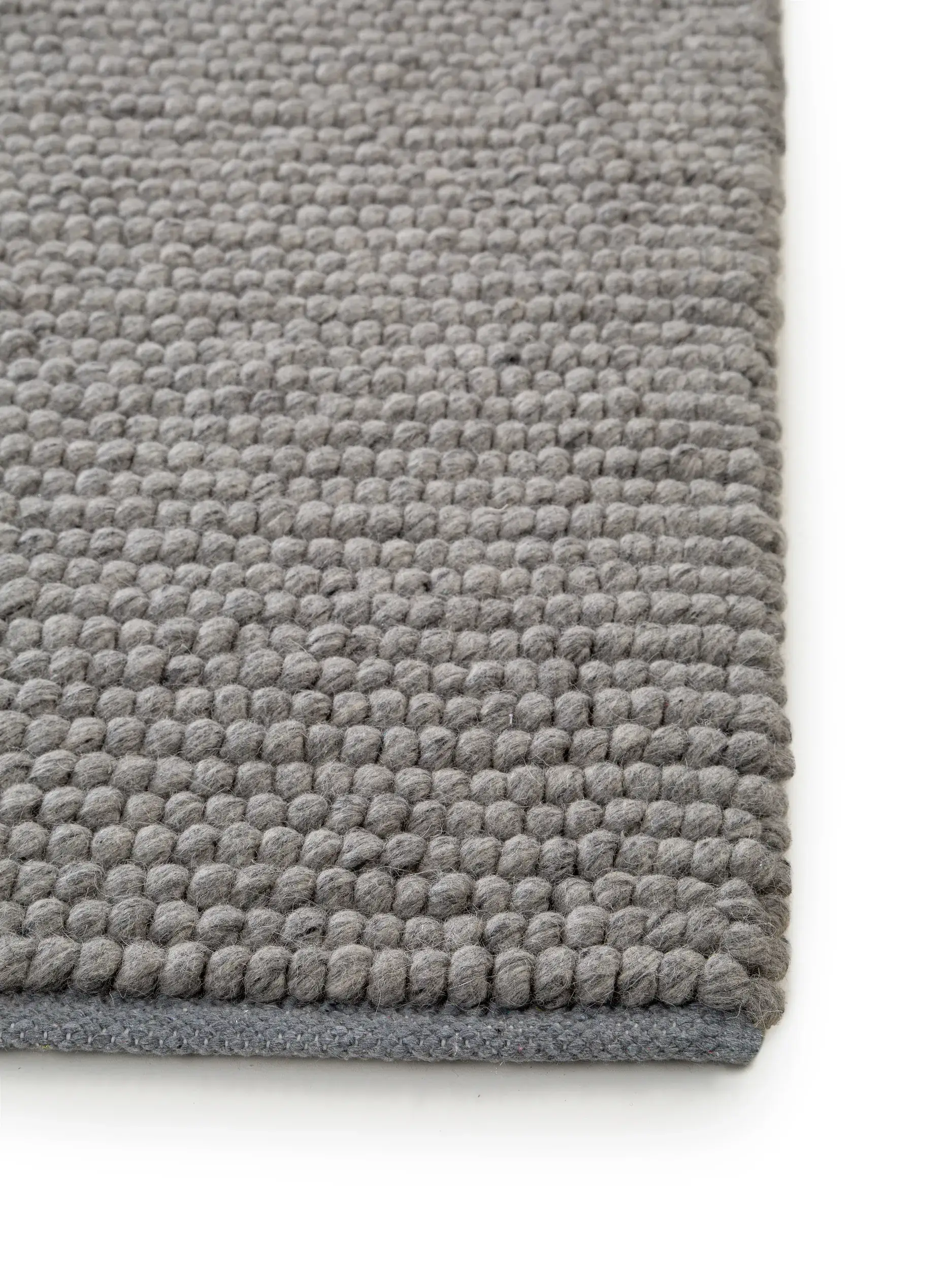 Teppich aus 70% Wolle, 30% Polyester in Grau mit 70% Wolle, 30% Polyester hohem Flor von benuta Pure