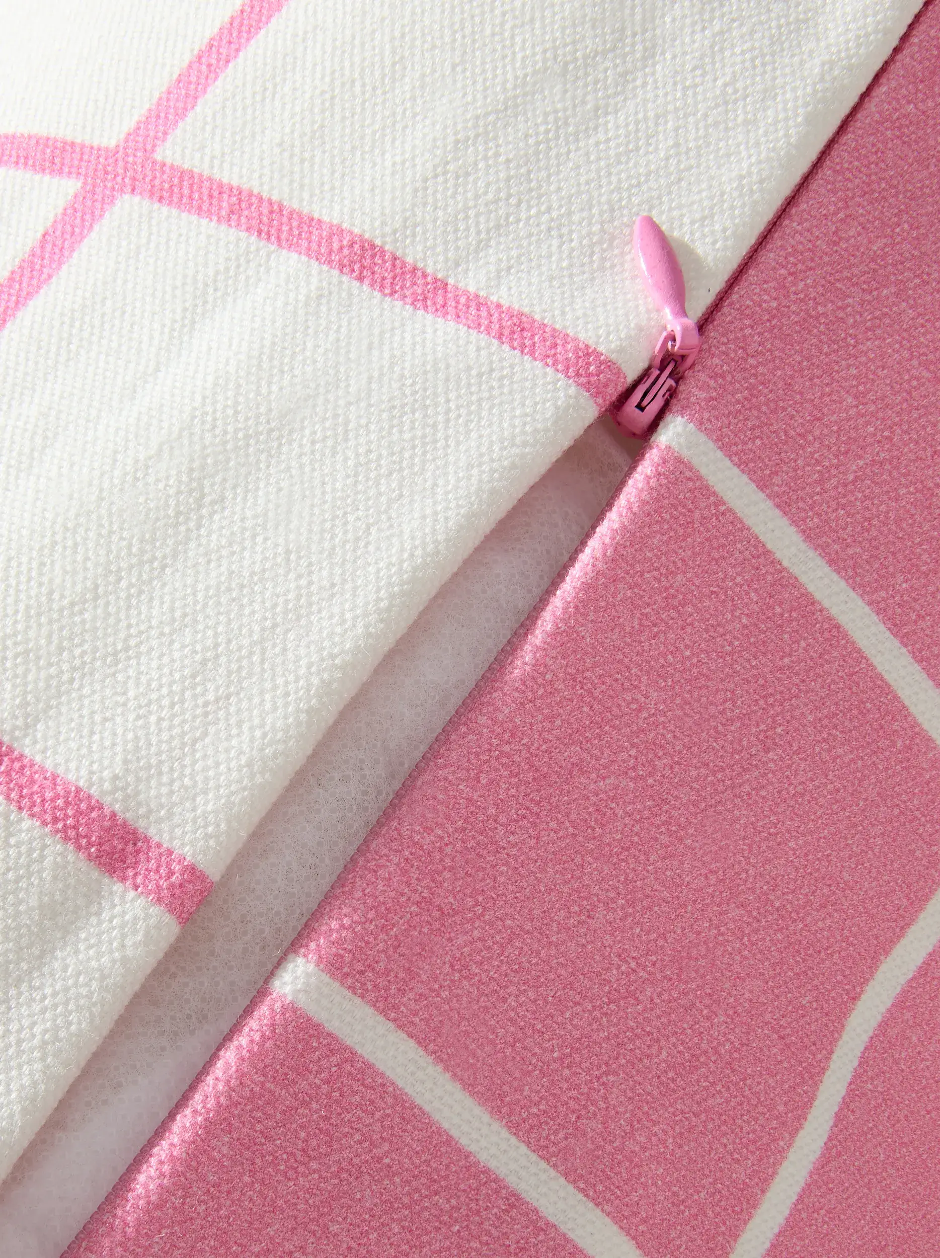 Cushion Joy Pink by benuta Pop