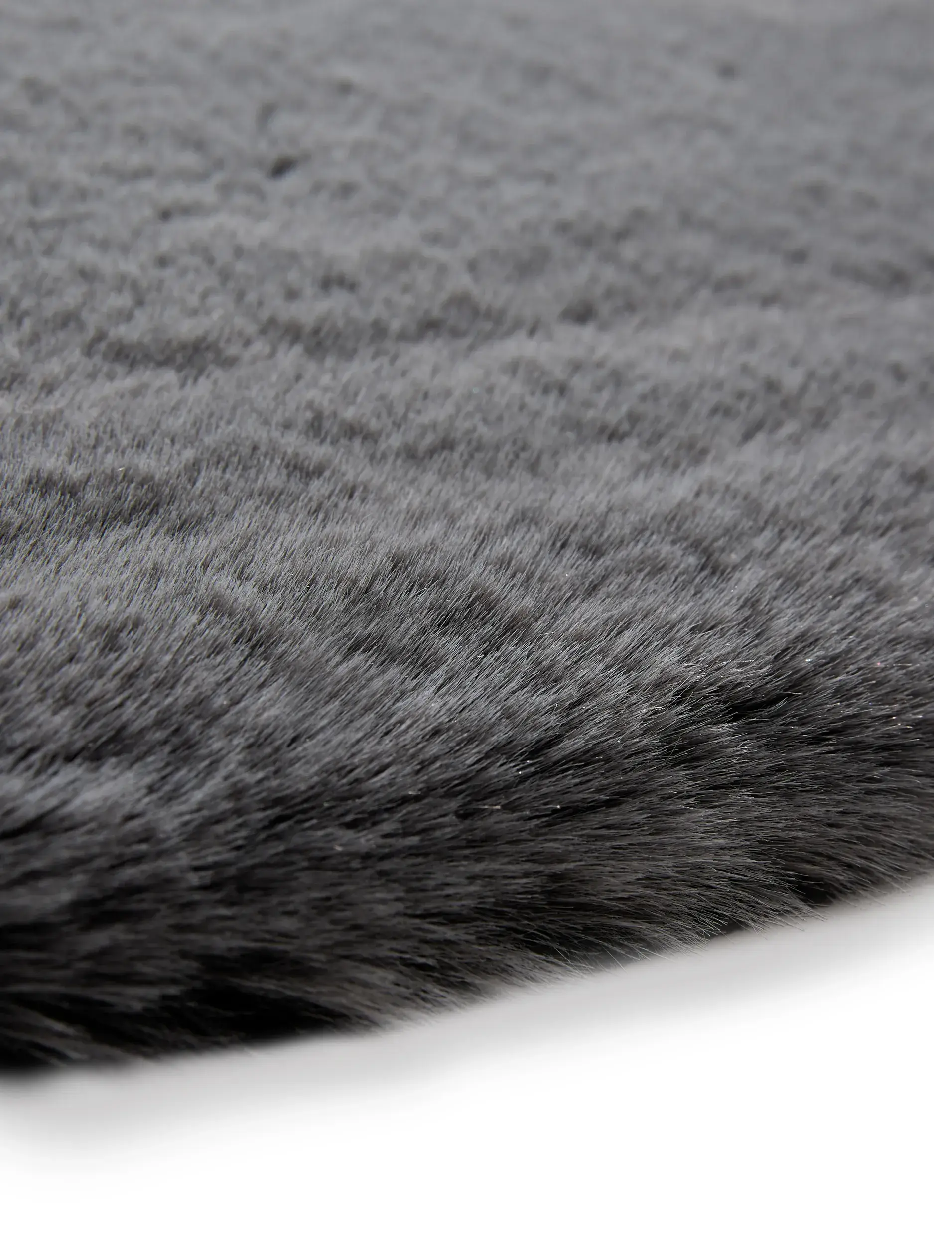 Teppich aus 100% Polyester in Grau mit 100% Polyester hohem Flor von benuta Nest