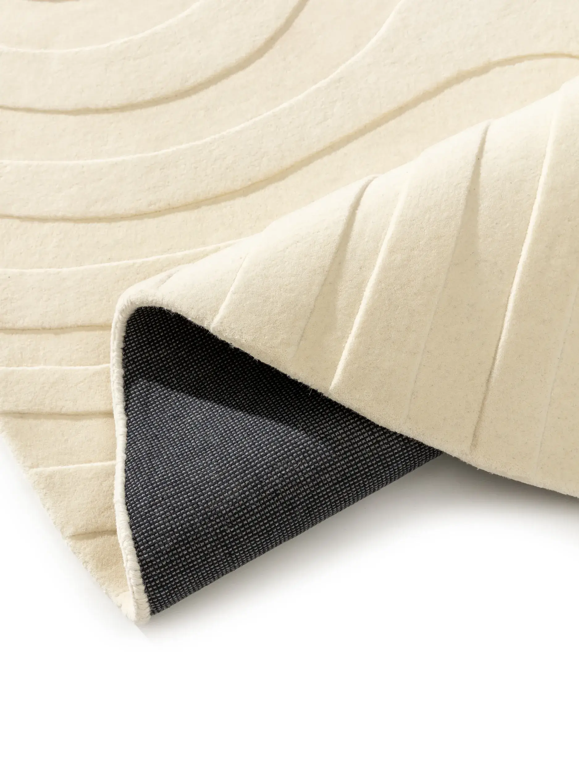 Teppich aus 100% Wolle (aus Neuseeland) in Beige mit 100% Wolle (aus Neuseeland) hohem Flor von benuta Finest
