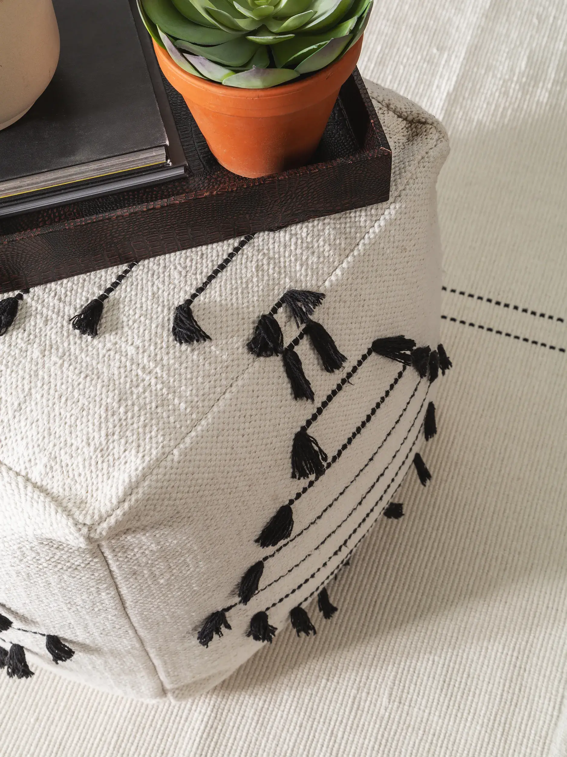 Puf Bo Ivory con diseño de Kilim en 100% Algodón de benuta POP