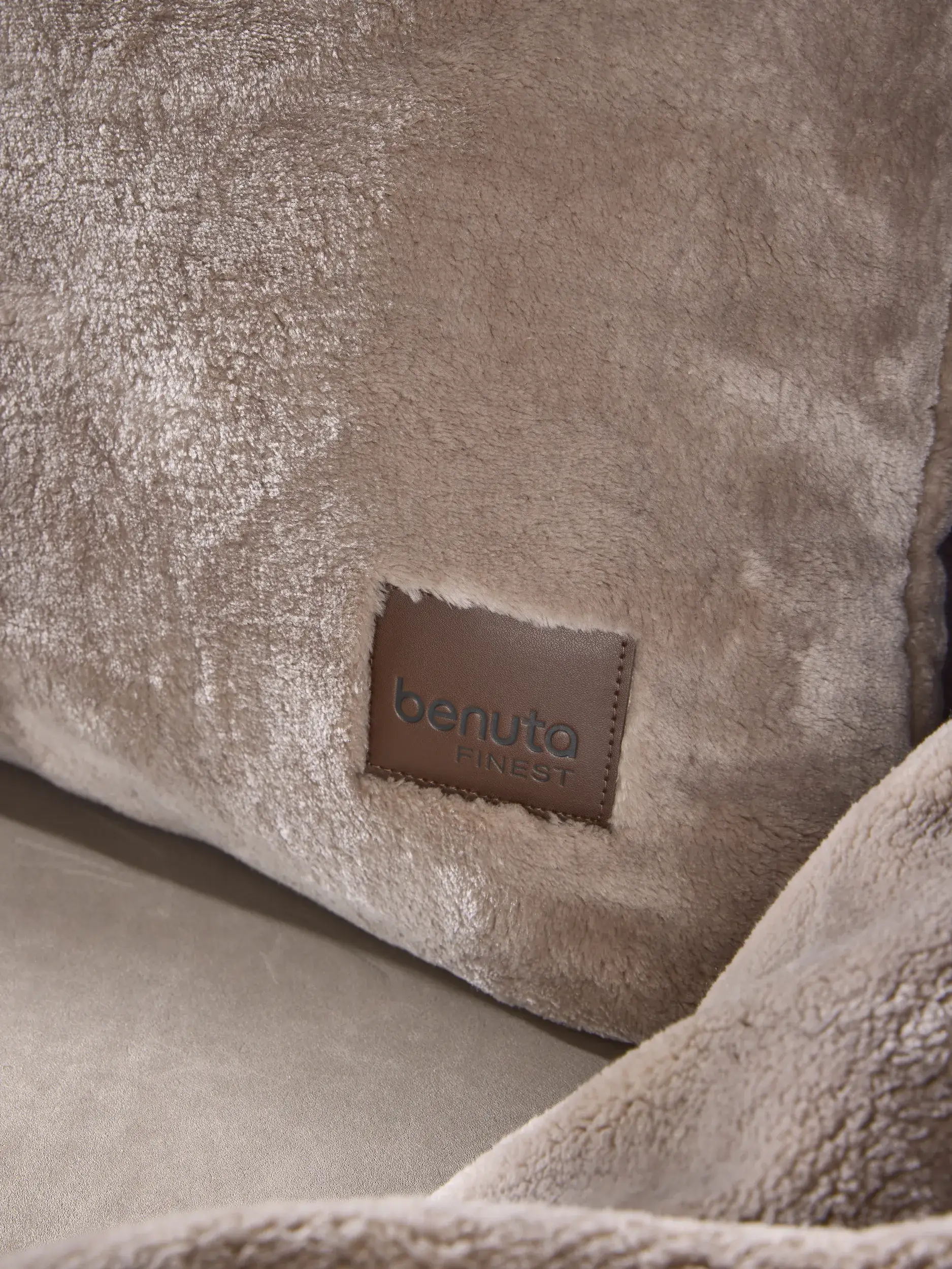 Coussin Lux Taupe de benuta