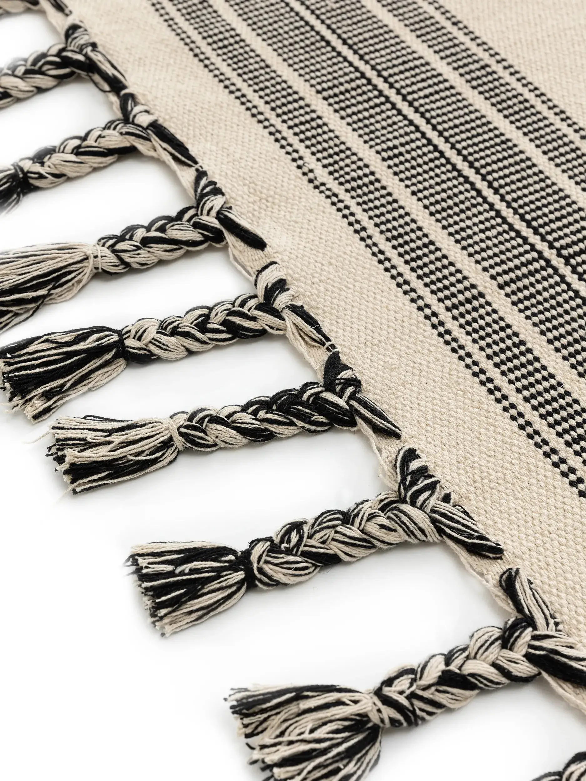 Teppich aus 100% Baumwolle in Schwarz/Weiß mit 100% Baumwolle hohem Flor von benuta Pop