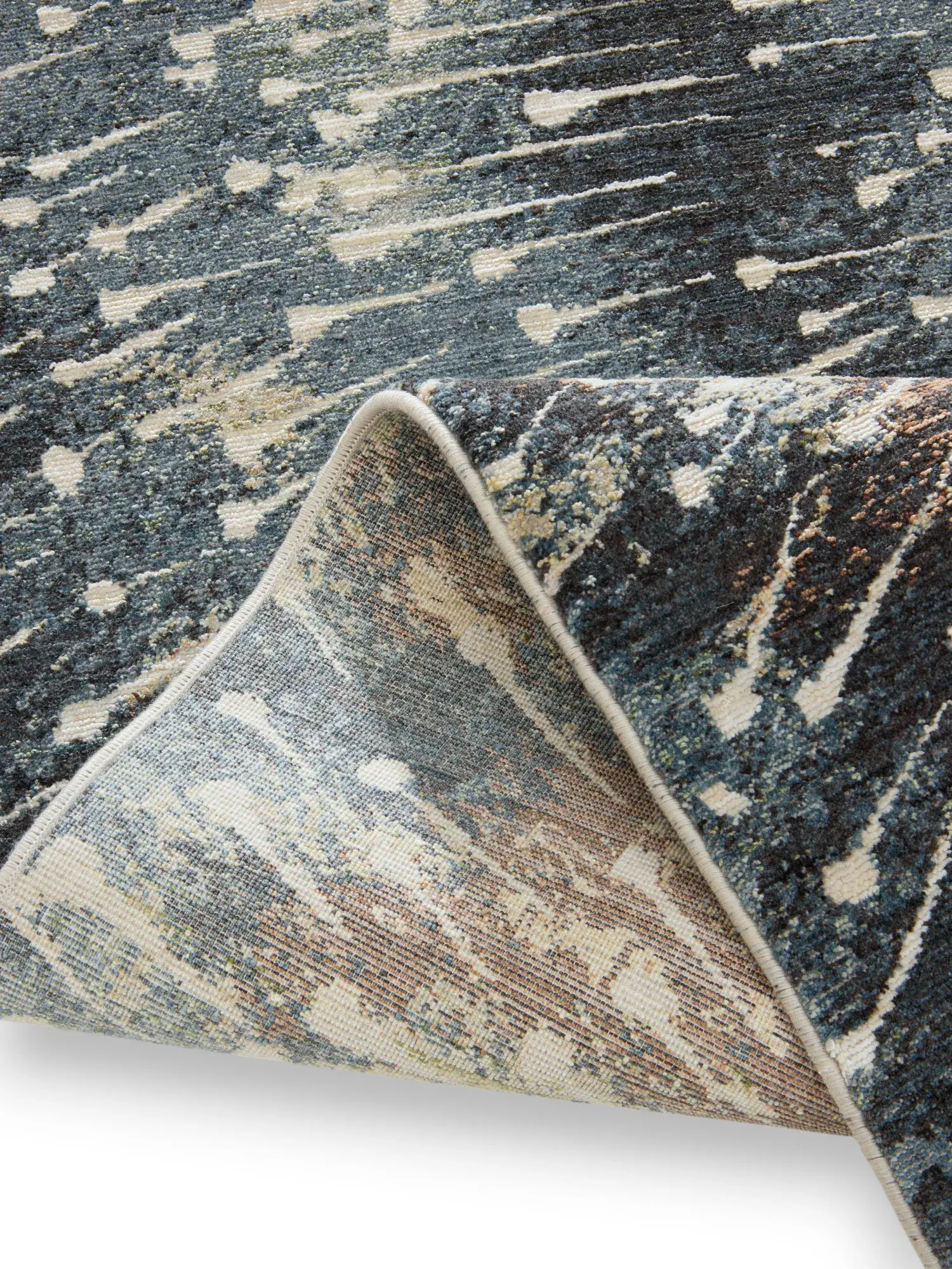 Rug Nero made of 85% Polyester, 15% Viscose in Multicolour by benuta Finest