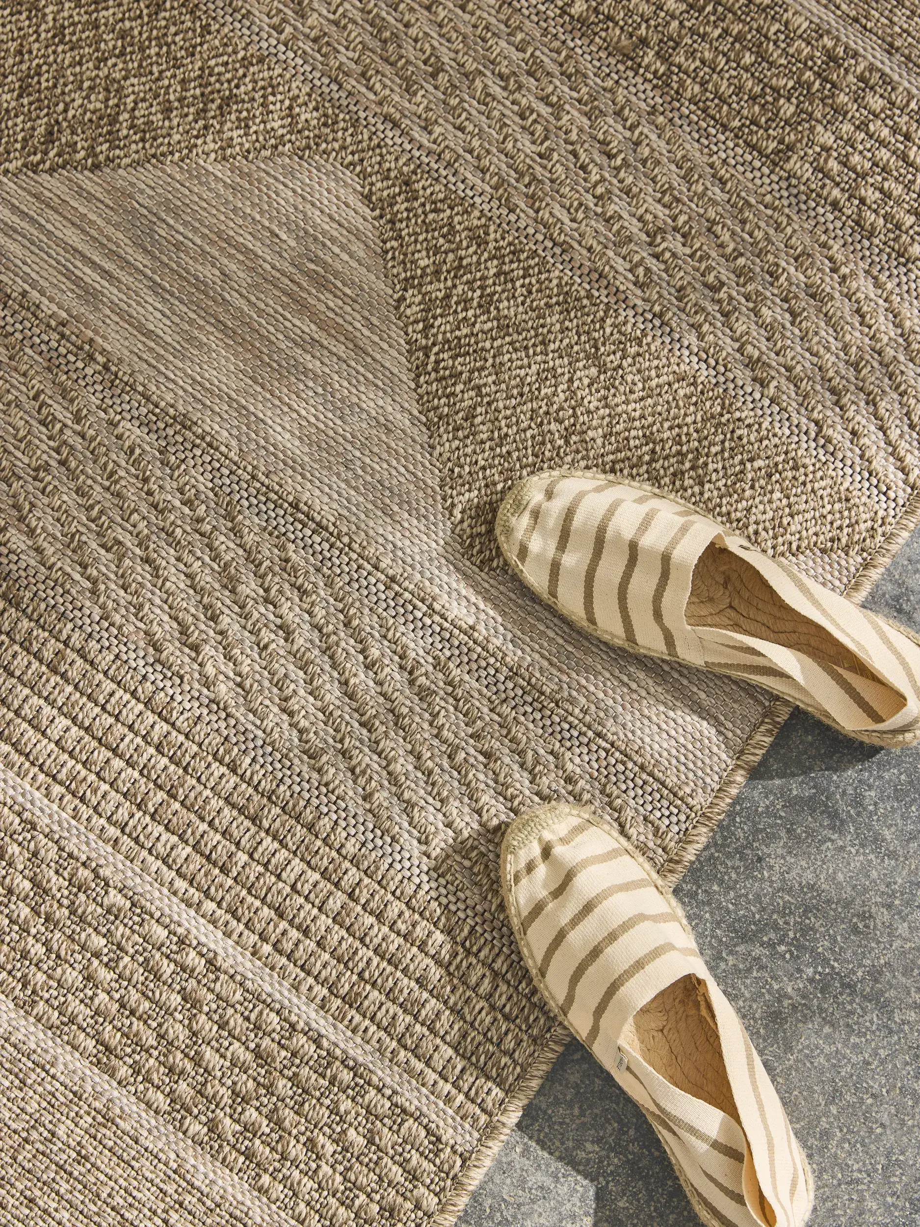 Rug made of 100% Polypropylen in Beige with a 100% Polypropylen high pile by benuta Nest