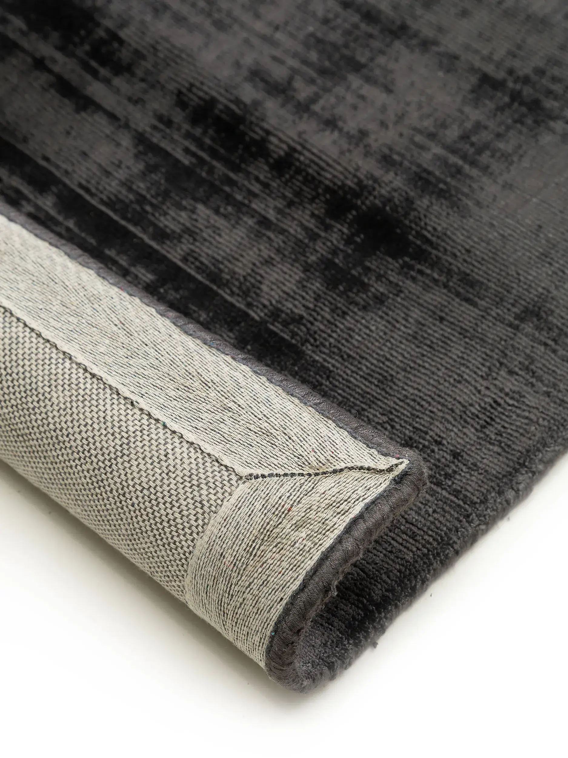 Teppich Nova aus 100% Viskose in Beige von benuta Pure