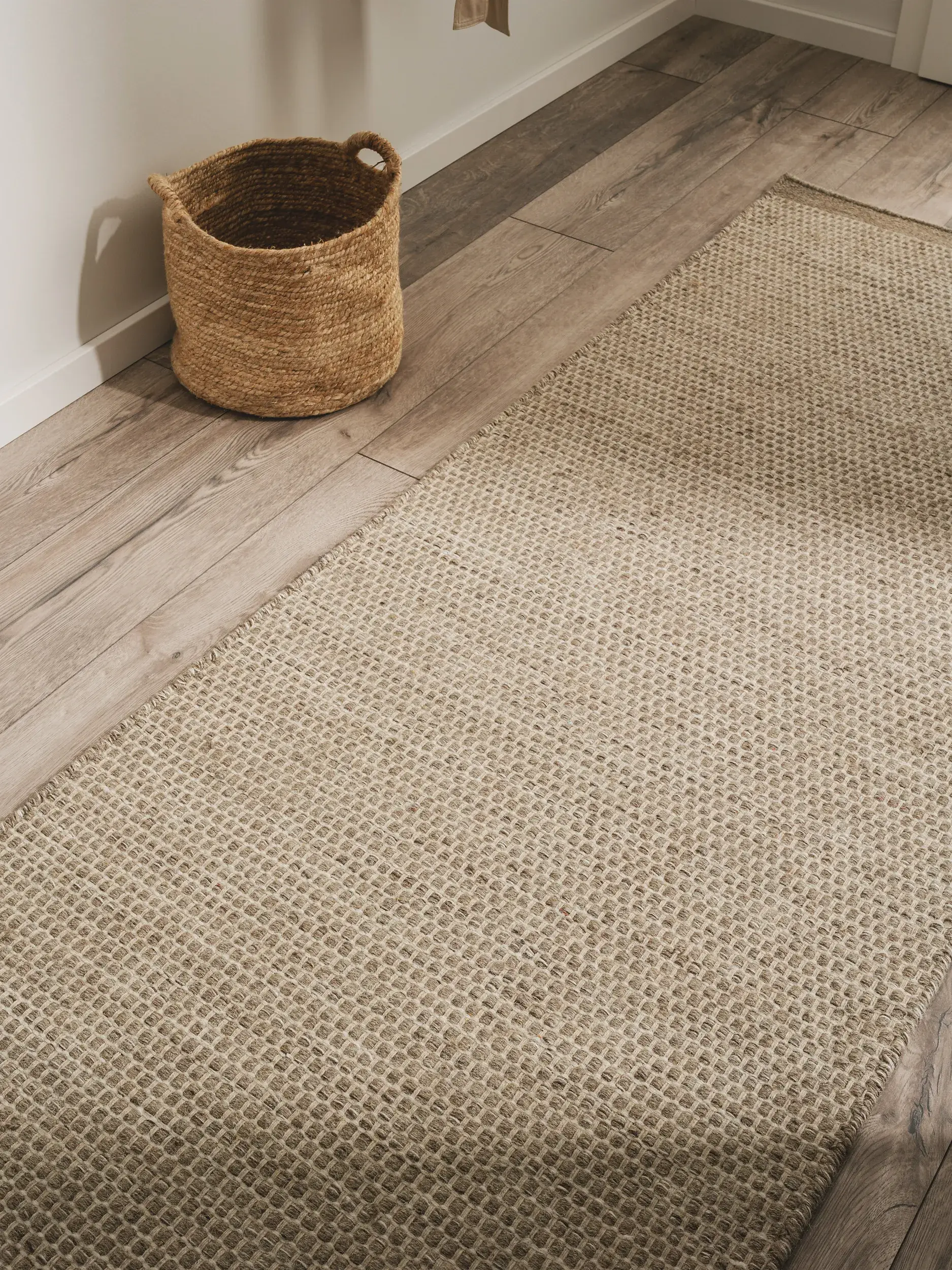 Tappeto di 80% Lana, 20% Cotone in Taupe con pelo alto 80% Lana, 20% Cotone da benuta pure