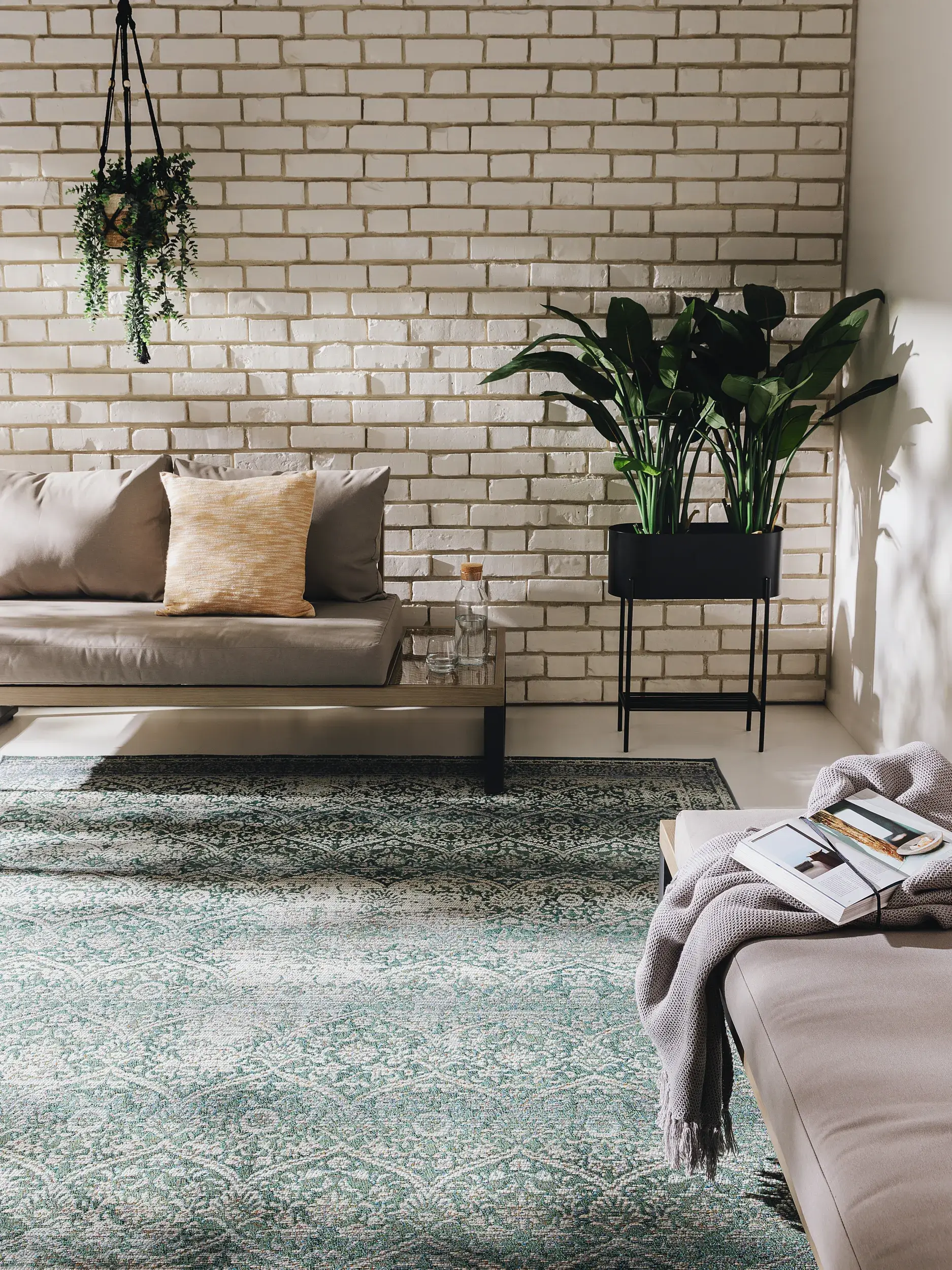 Rug Artis made of 76% Polypropylen, 23% Polyester, 1% Latex in Green by benuta Nest