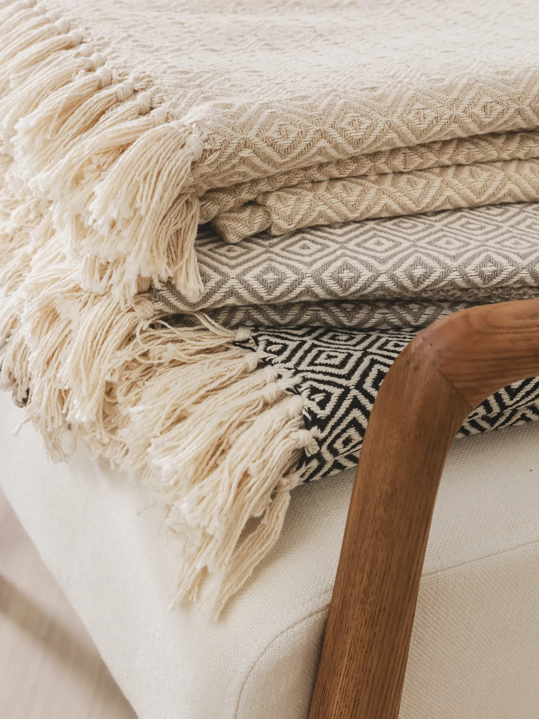 Baumwolldecke Jasmin Beige in Ornament design made of 100% Cotton by benuta Nest
