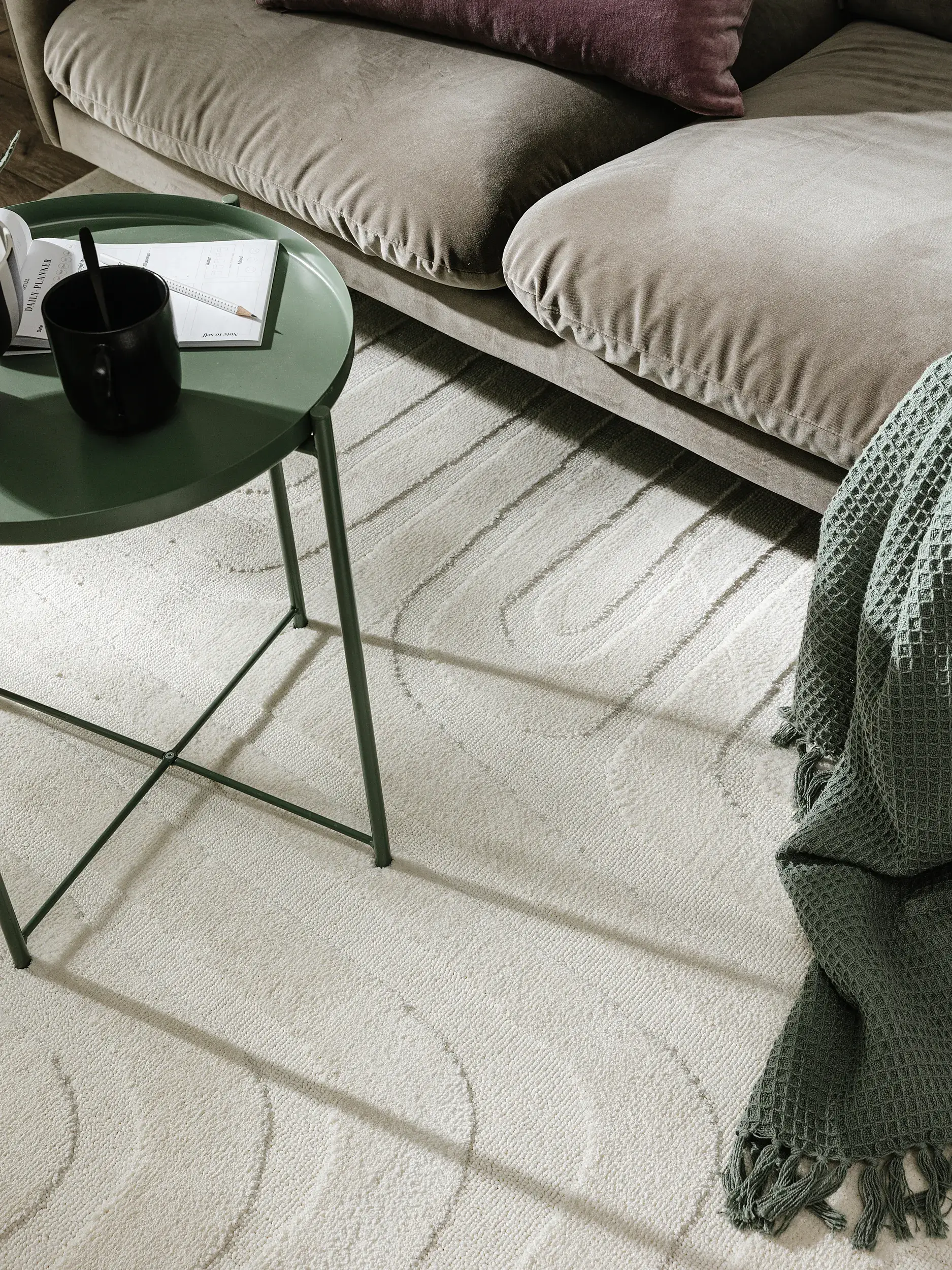 Teppich aus 100% Polyester in Weiß mit 100% Polyester hohem Flor von benuta Pop