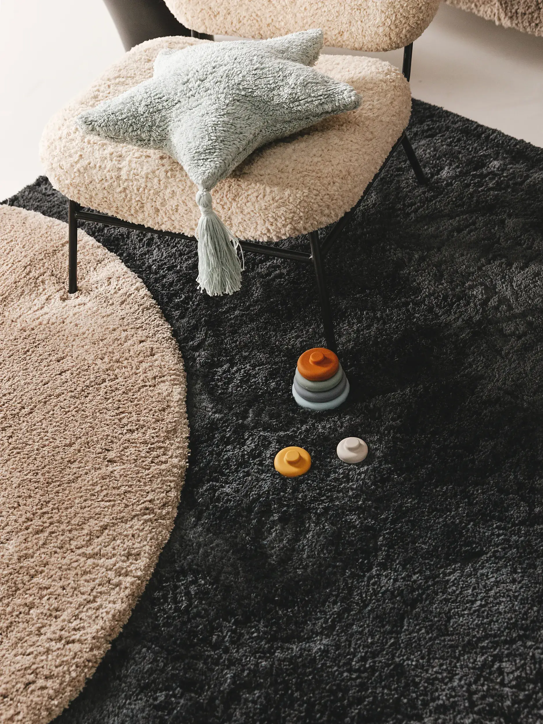 Tapis en 100% Polyester en Gris avec une pile de 100% Polyester de hauteur de benuta nest