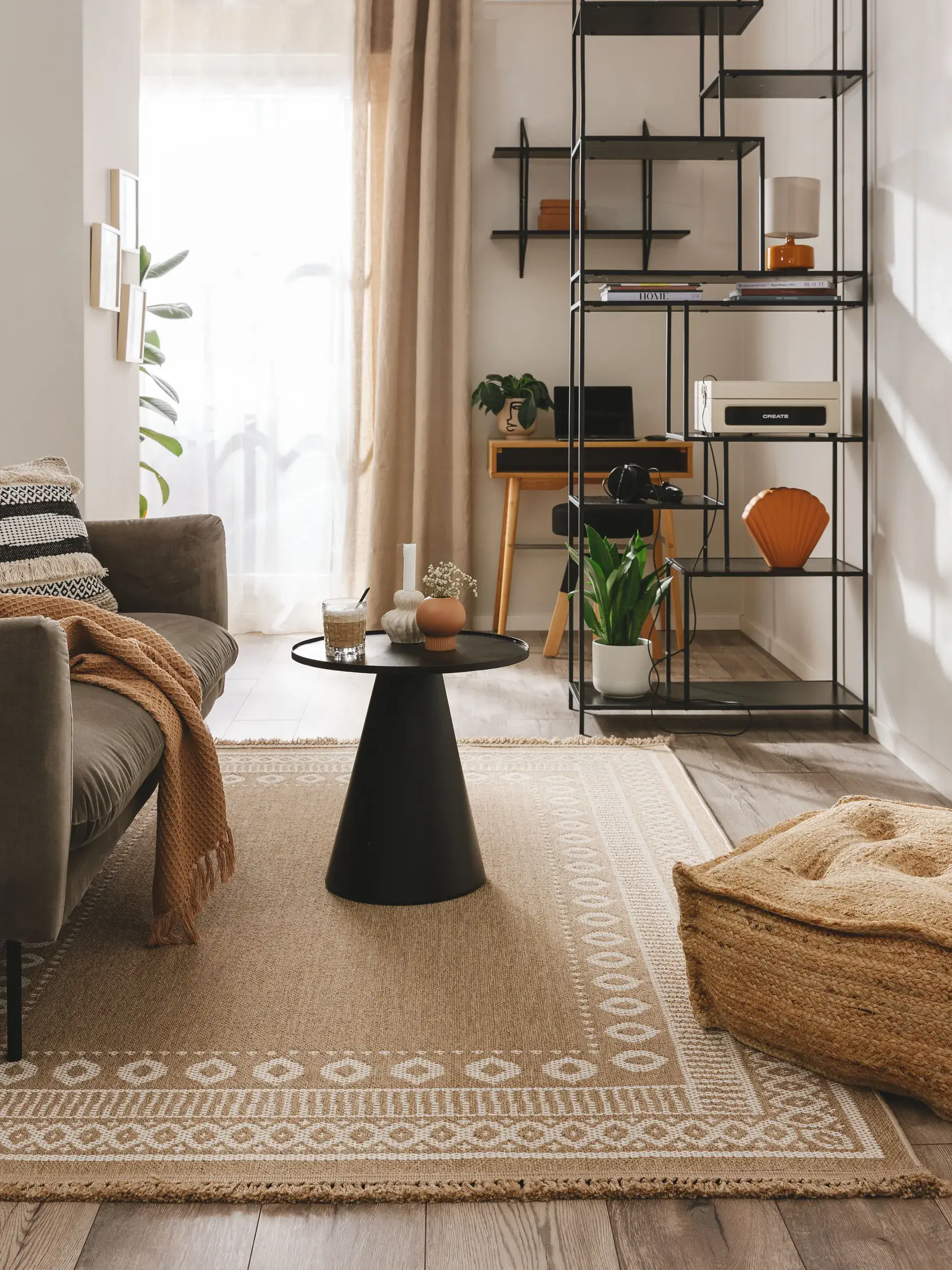 Teppich aus 100% Polypropylen in Beige mit 100% Polypropylen hohem Flor von benuta Pop