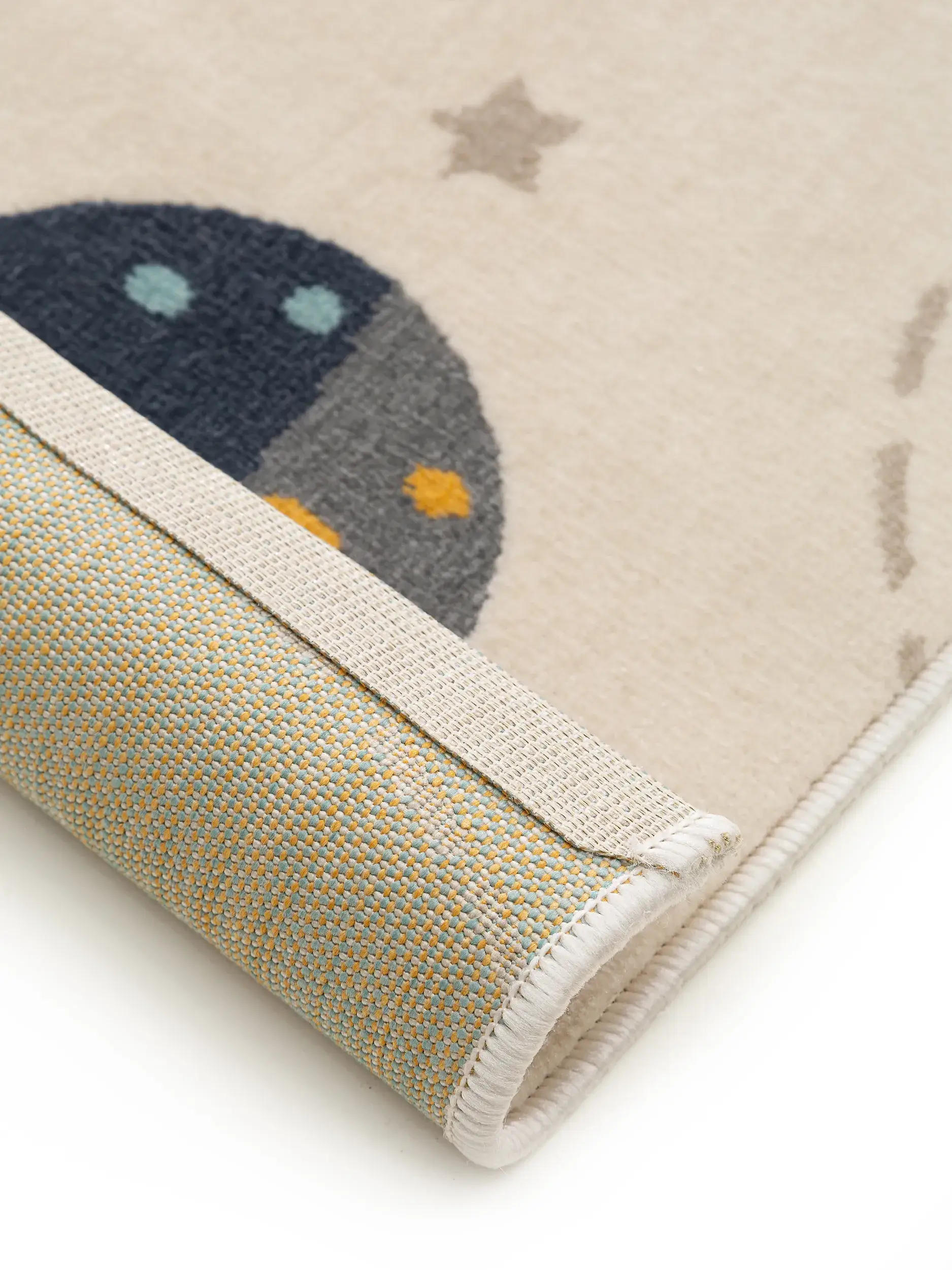Rug made of 100% Polypropylen in Beige with a 100% Polypropylen high pile by Lytte