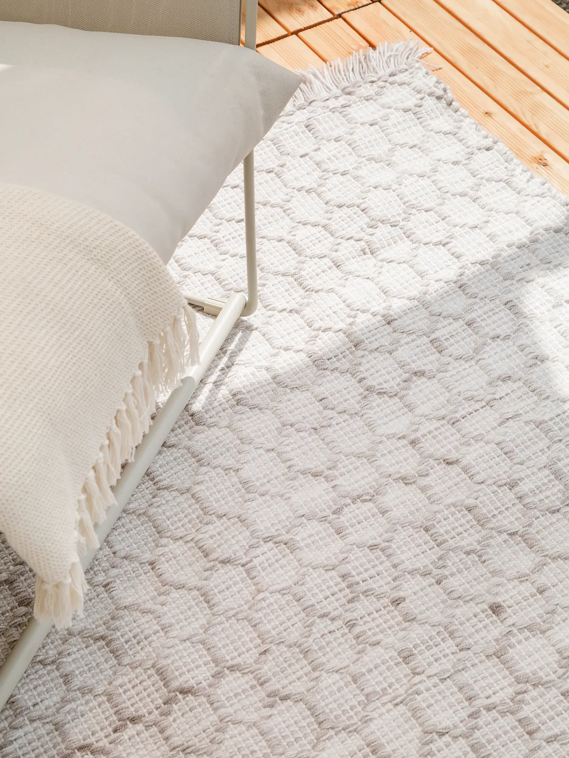 Tappeto Mimpi di 100% poliestere (riciclaggio PET) in Grigio di benuta pure