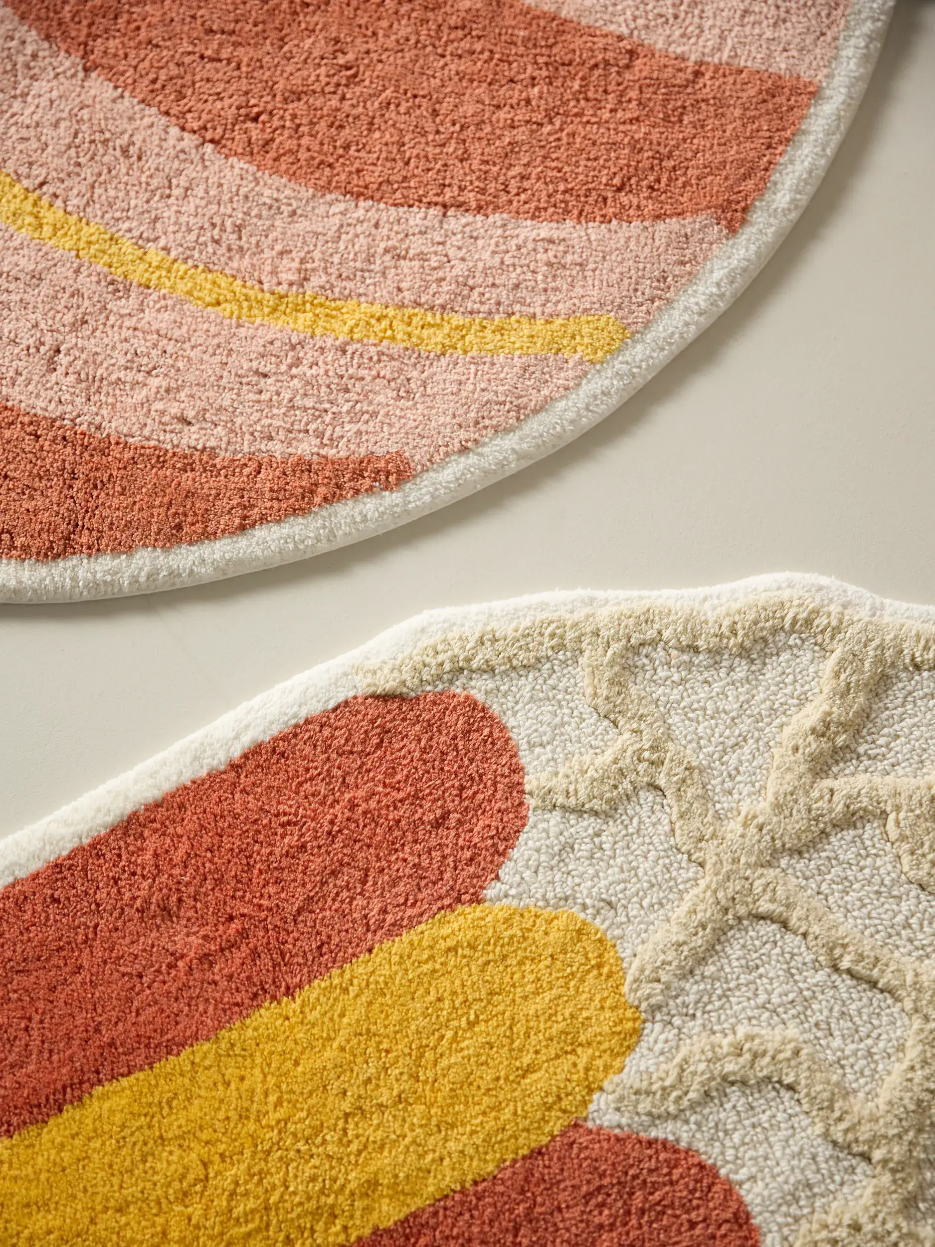 Teppich Caramelle aus 100% Recycelte Baumwolle in Multicolor von Lytte