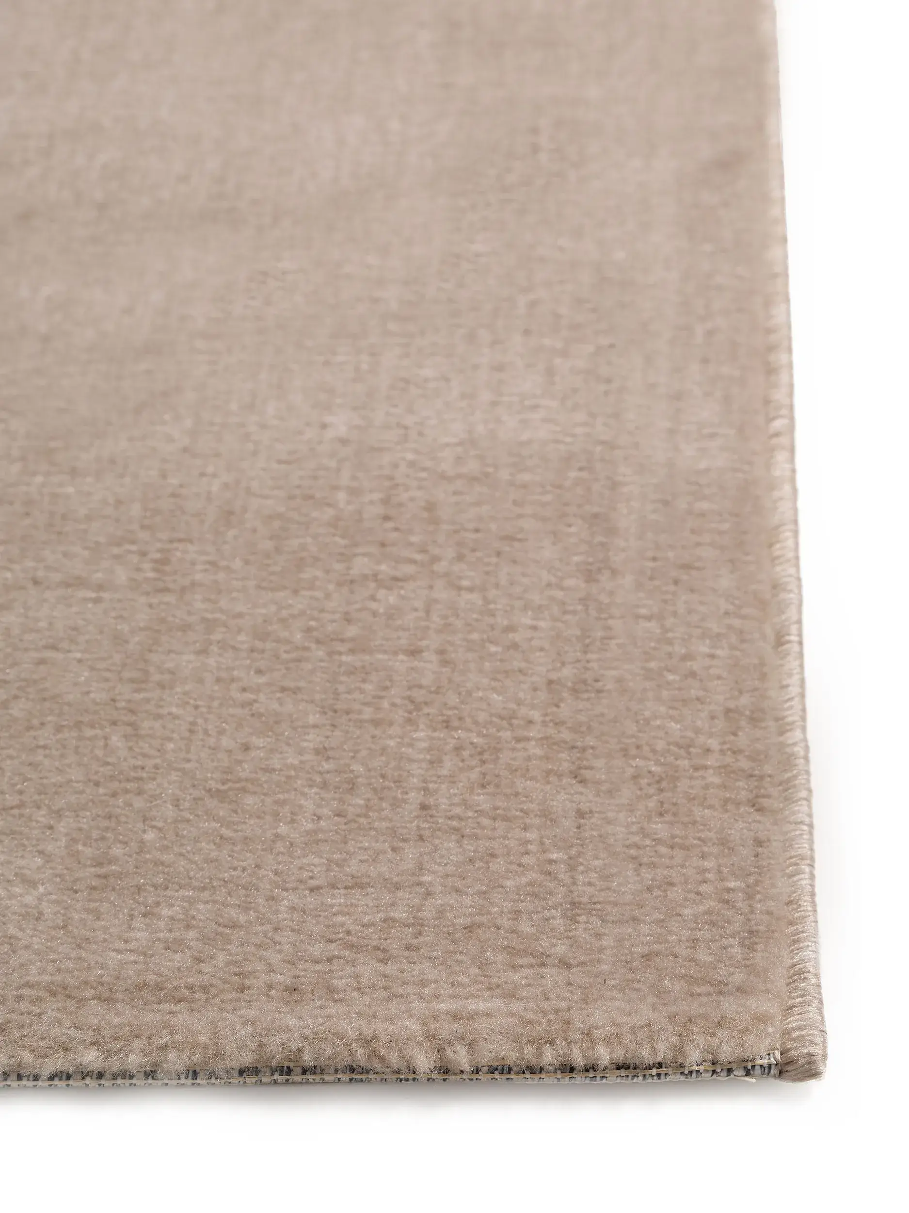 Tappeto di 100% Polipropilene in Beige con pelo alto 100% Polipropilene da Lytte