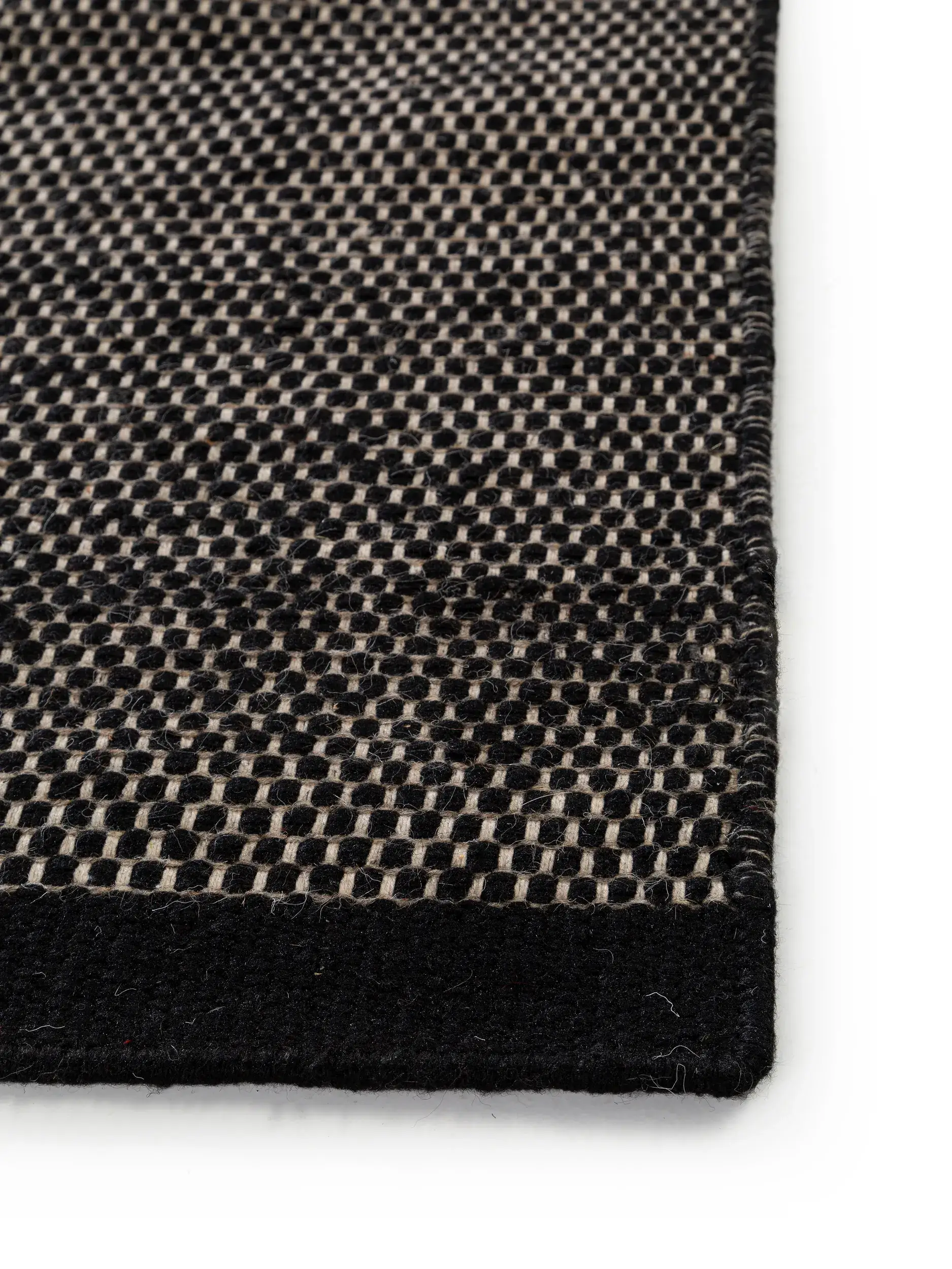 Teppich aus 80% Wolle, 20% Baumwolle in Schwarz/Weiß mit 80% Wolle, 20% Baumwolle hohem Flor von benuta Pure