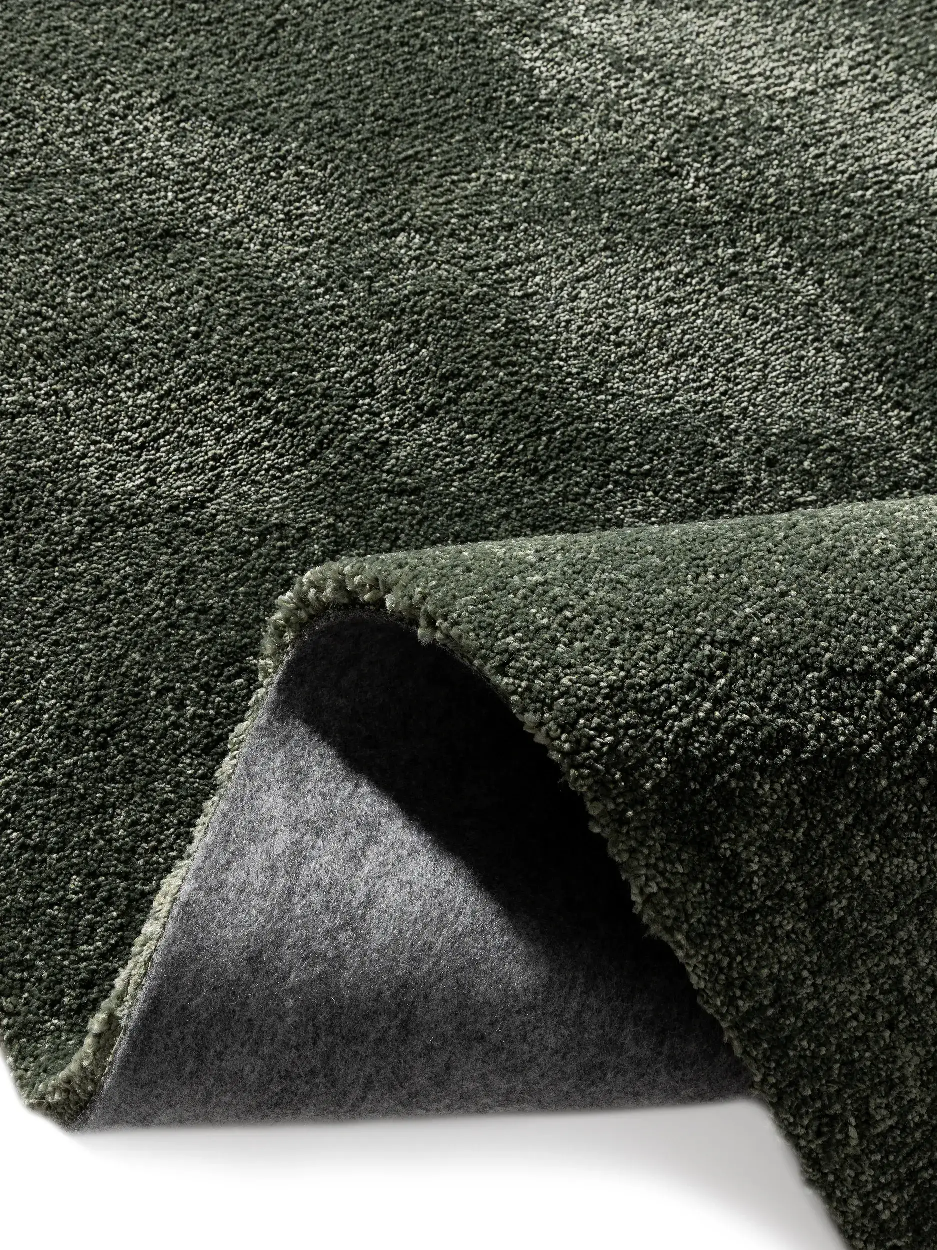 Rug made of 100% Polypropylen in Grün with a 100% Polypropylen high pile by benuta Nest